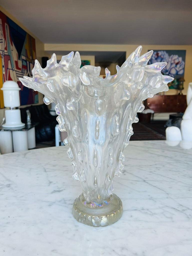 Incroyable et rare vase irisé 