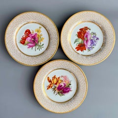 Vol et assiette Barr, vermiculé doré, fleurs par W. Billingsley, ca 1809 (3)