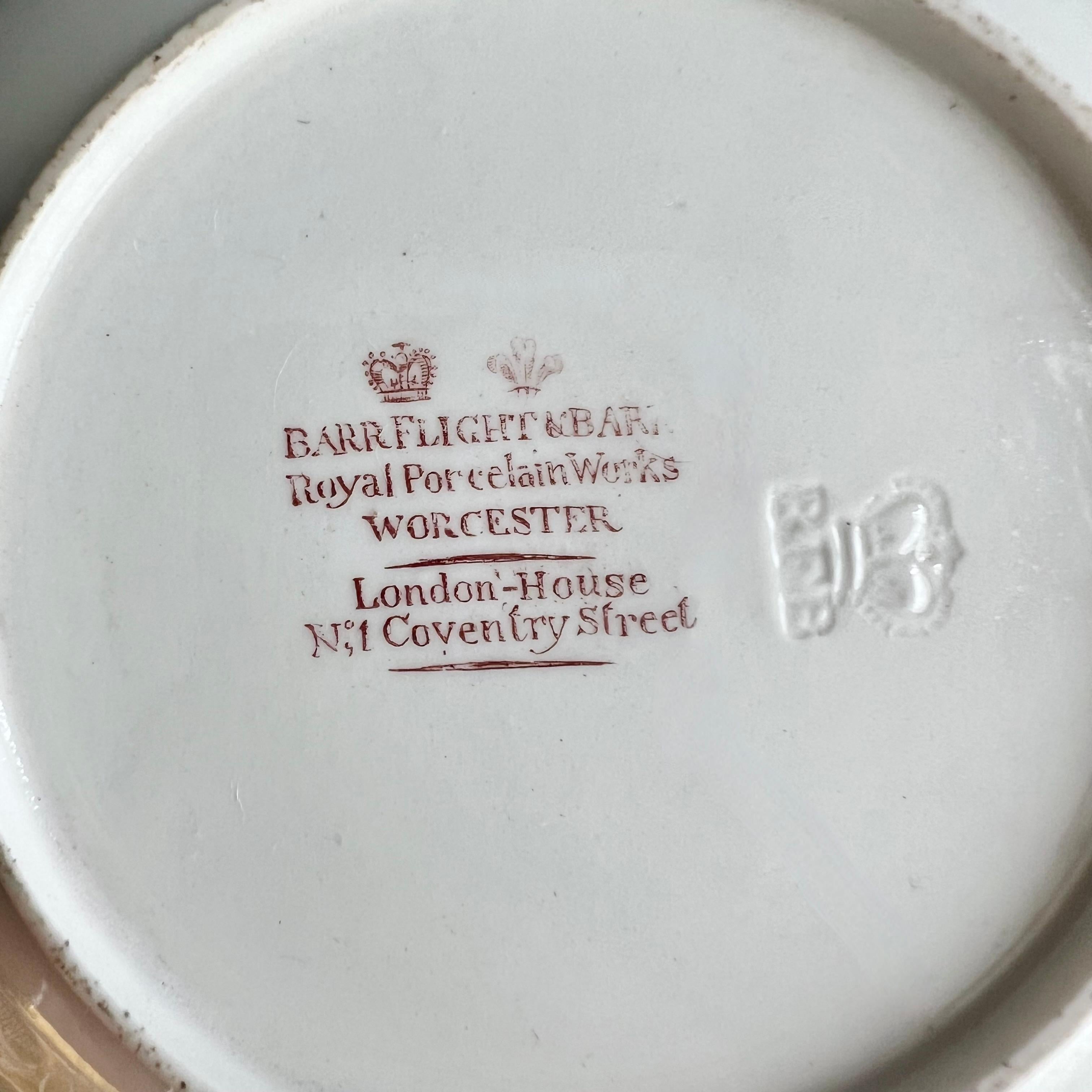 Vuelo de Barr y taza de té de Barr, salmón con paisajes monocromos en sepia, hacia 1810 en venta 2