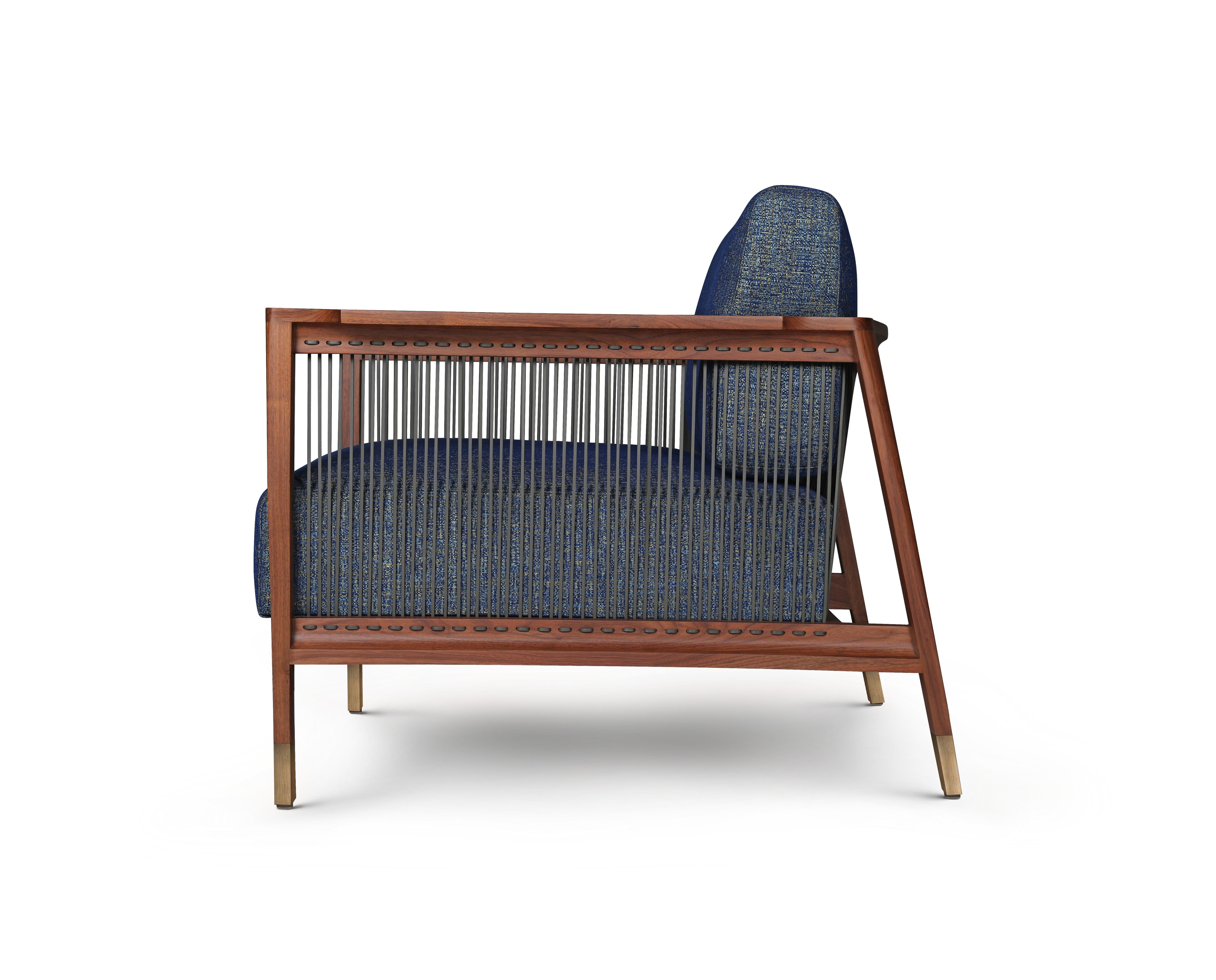 Poltrona Barra in noce di Madheke
Dimensioni: L 83,7 x P 92,5 x H 80,5 cm
Materiali: Pelle, Tessuto, Metallo, Wood

La BARRA combina un design classico e contemporaneo per integrarsi perfettamente con qualsiasi interno. Reclinati nella profonda