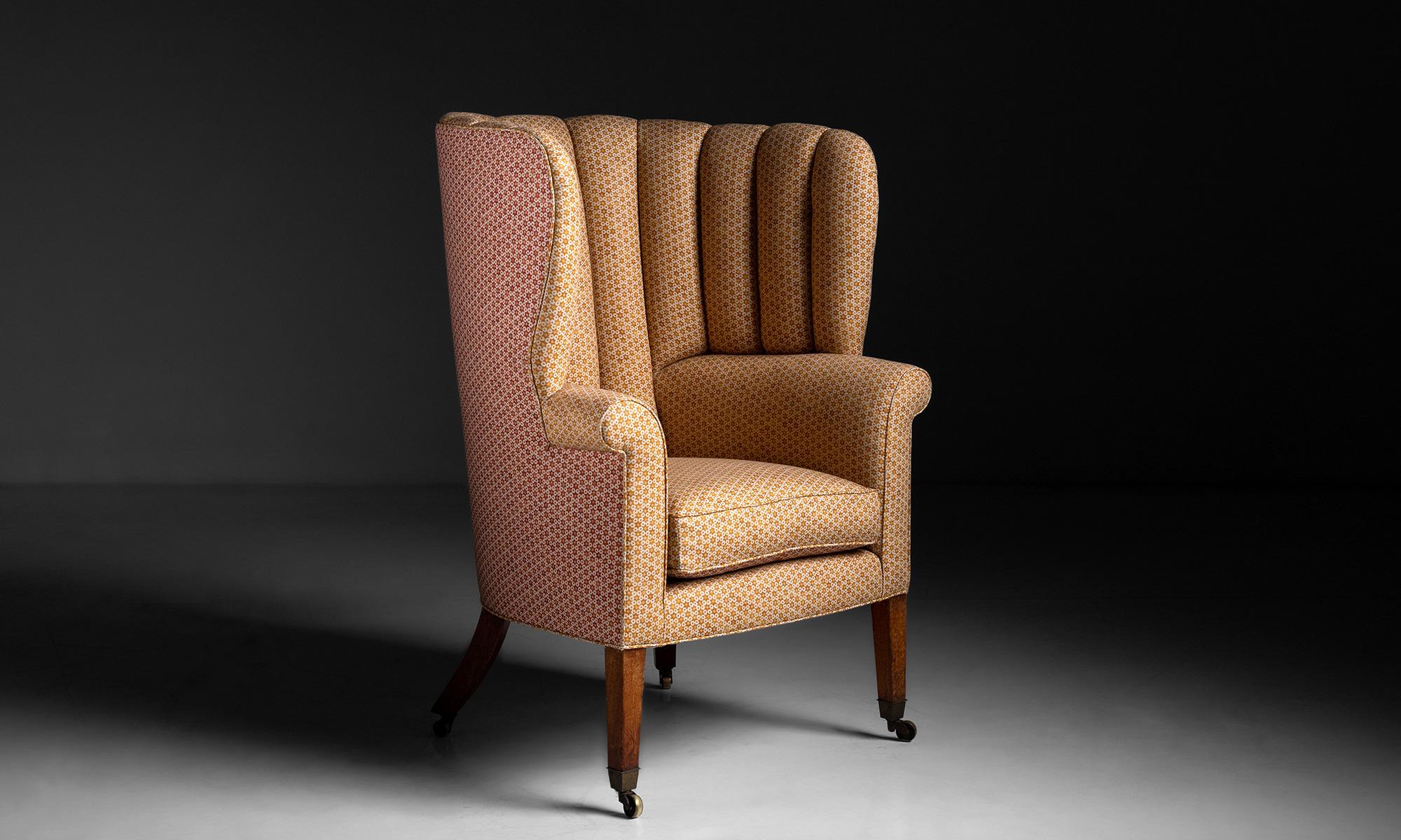 Barrel back chair in Patterned Linen by Zak + Fox

England circa 1810

Newly upholstered on antique frame with mahogany legs and original castors.

Measures: 31.5” L x 24.5” D x 45.25” H x 20” seat.