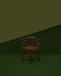 Barrel-back Spindle Corner Chair