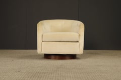 Barrel-Back Swivel Club Chair w Walnut Base in the Style of Milo Baughman, 1970s