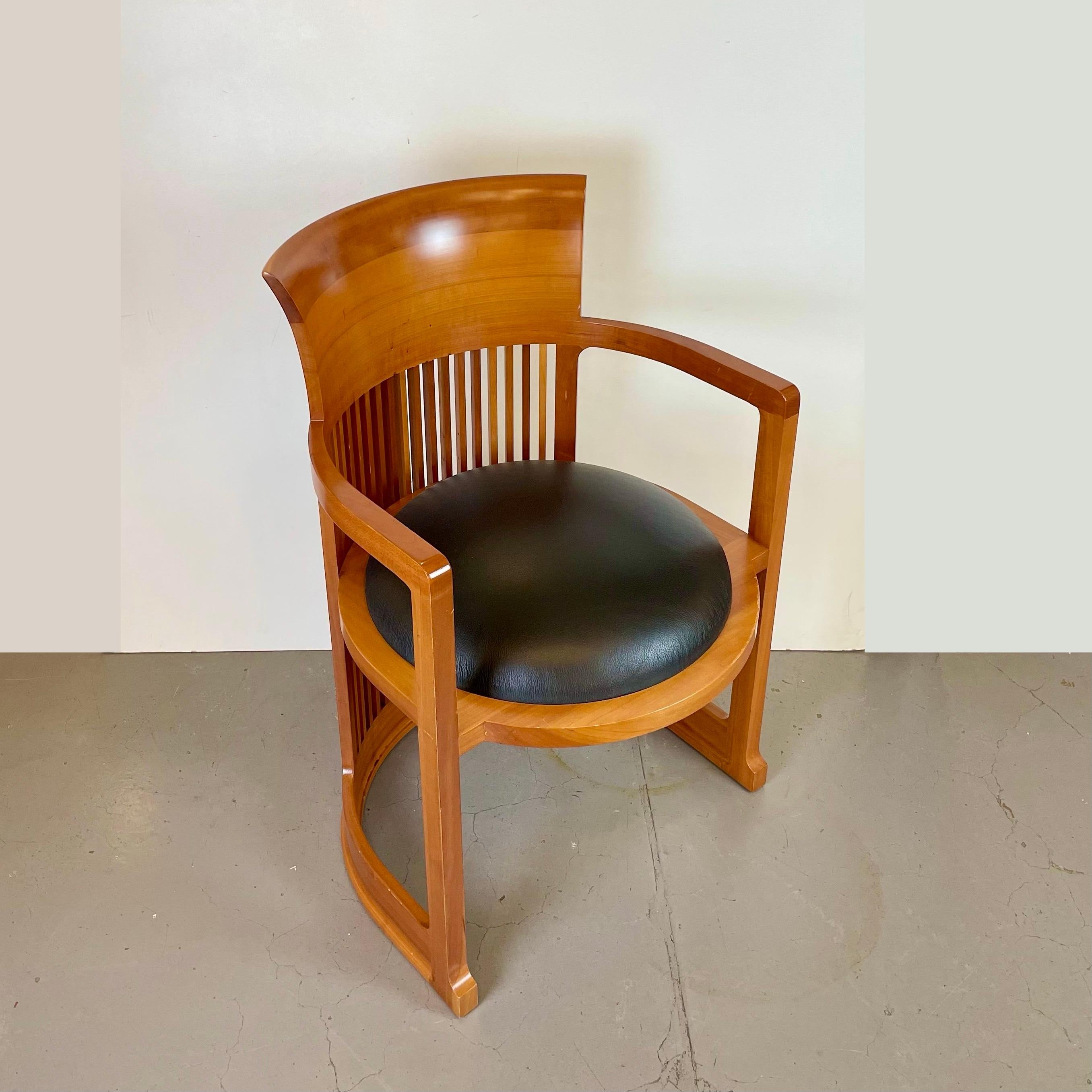 Italiano Sedia Barrel di Frank Lloyd Wright Edito da Cassina, 1986 in vendita