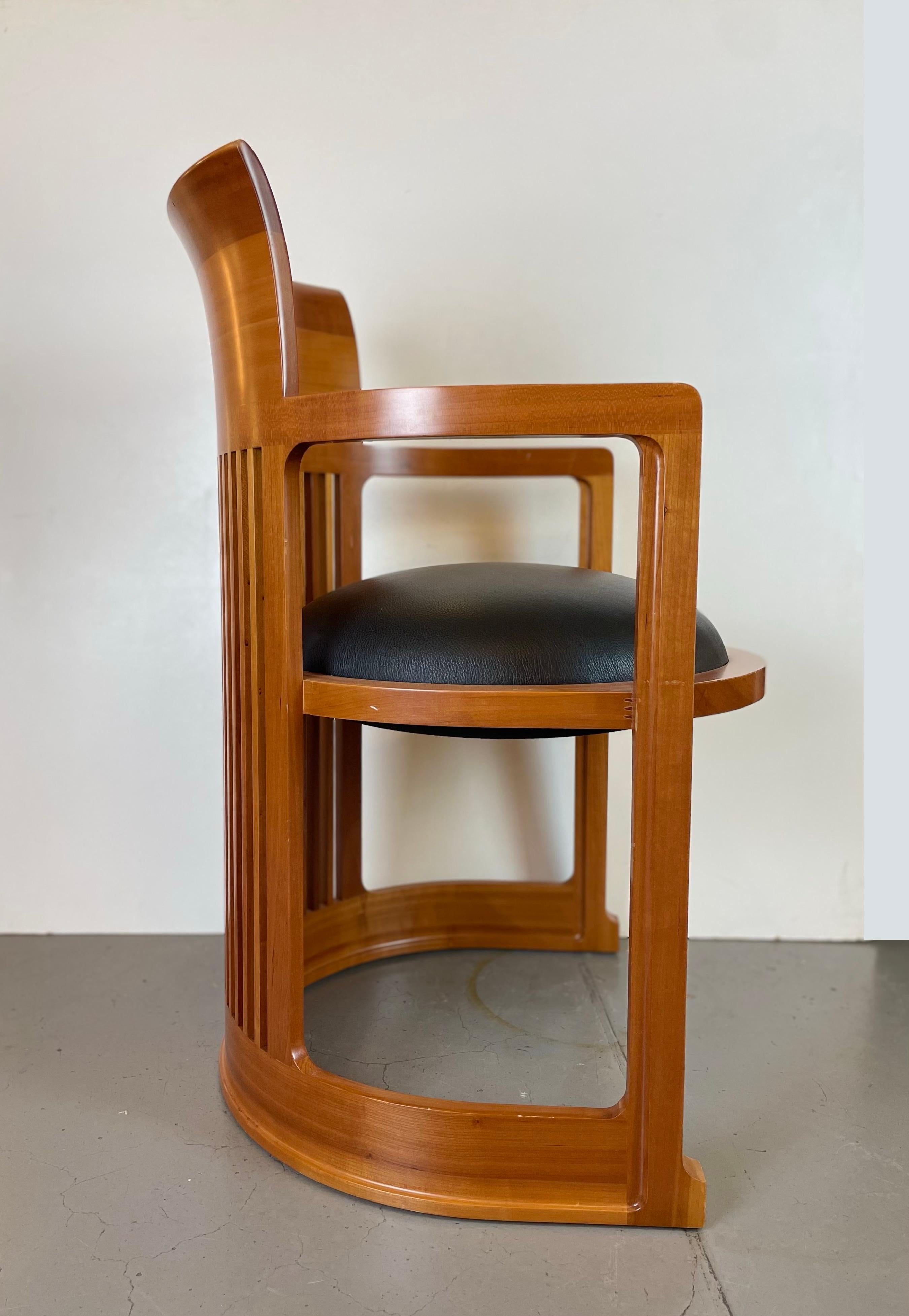 Sedia Barrel di Frank Lloyd Wright Edito da Cassina, 1986 In condizioni buone in vendita a Brussel, BE