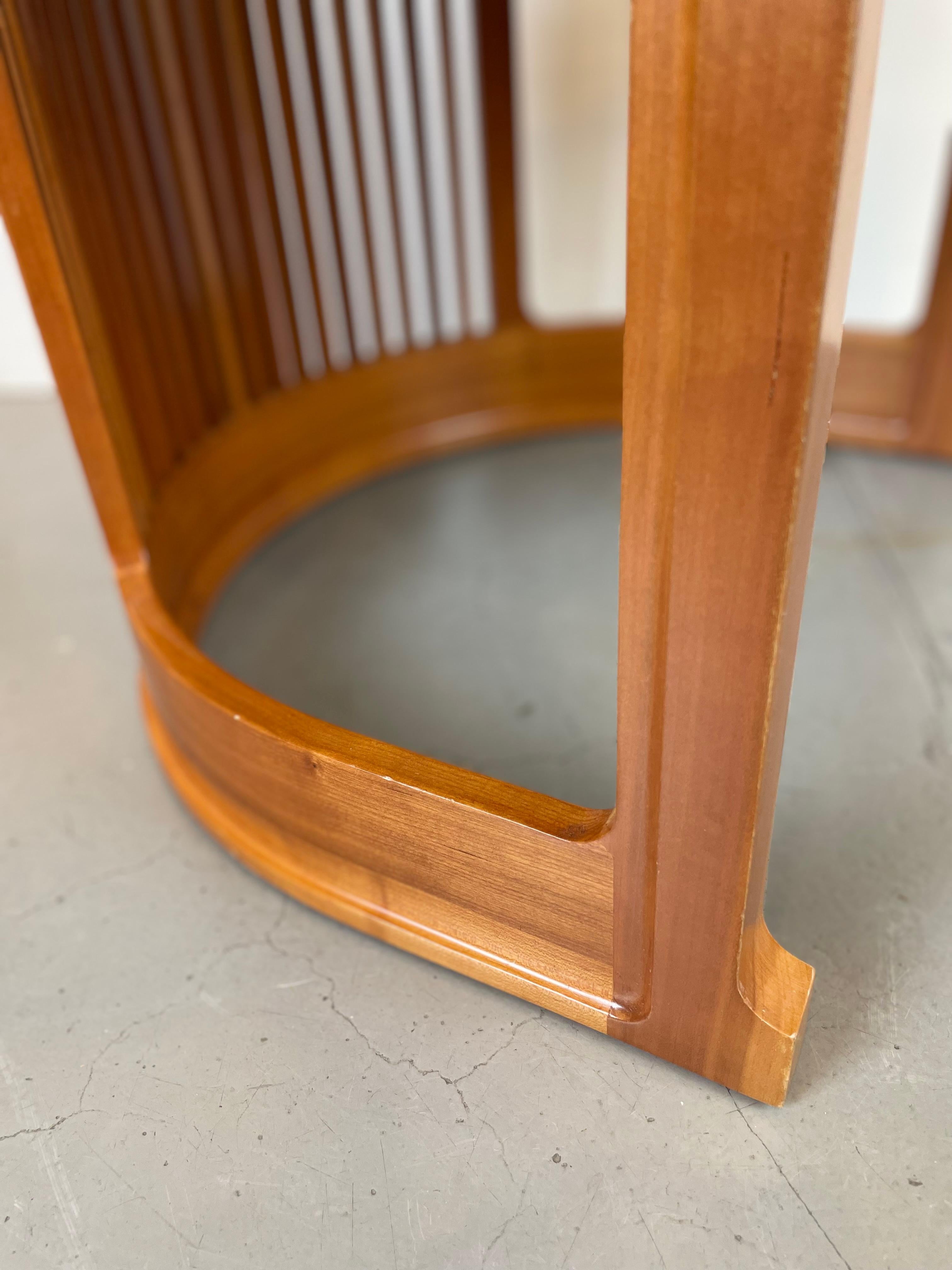 Inizio XX secolo Sedia Barrel di Frank Lloyd Wright Edito da Cassina, 1986 in vendita