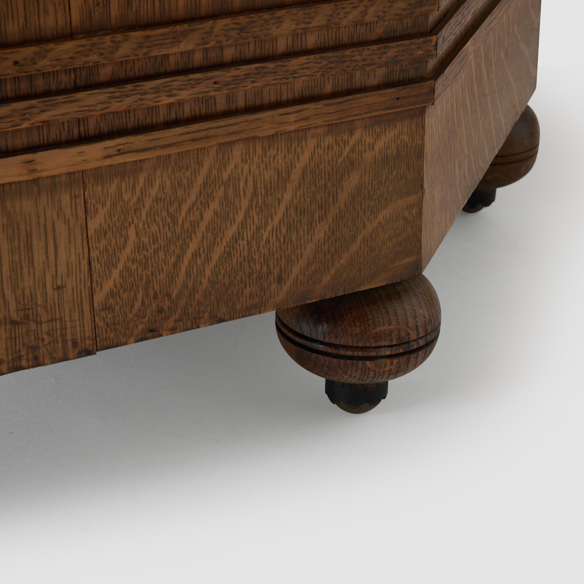 Barrel Chair aus dem B. Harley Bradley House von Frank Lloyd Wright im Angebot 3