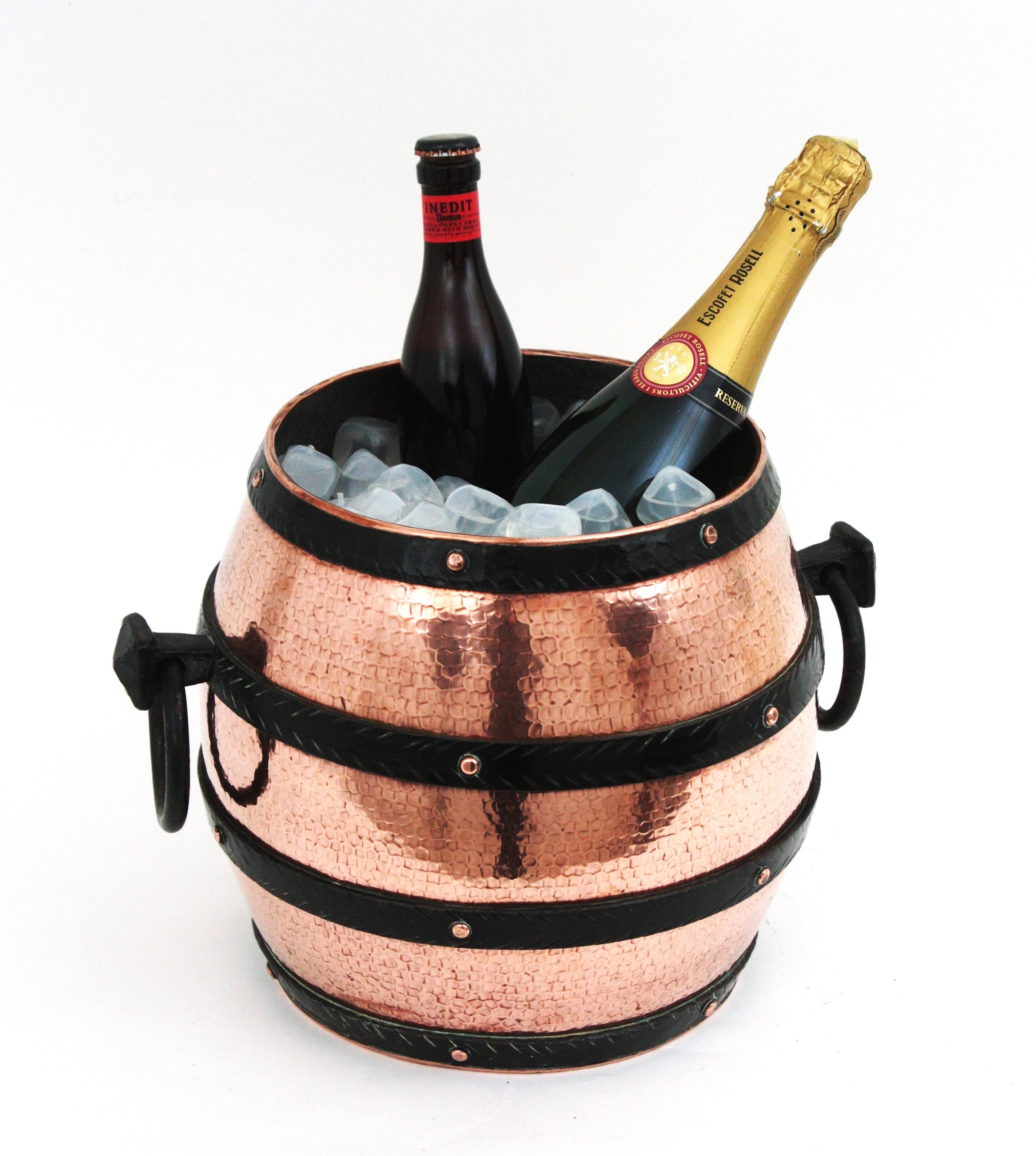 Barrel-Eiskübel für Champagner und Weinkühler aus Kupfer und Eisen (Spanisch) im Angebot