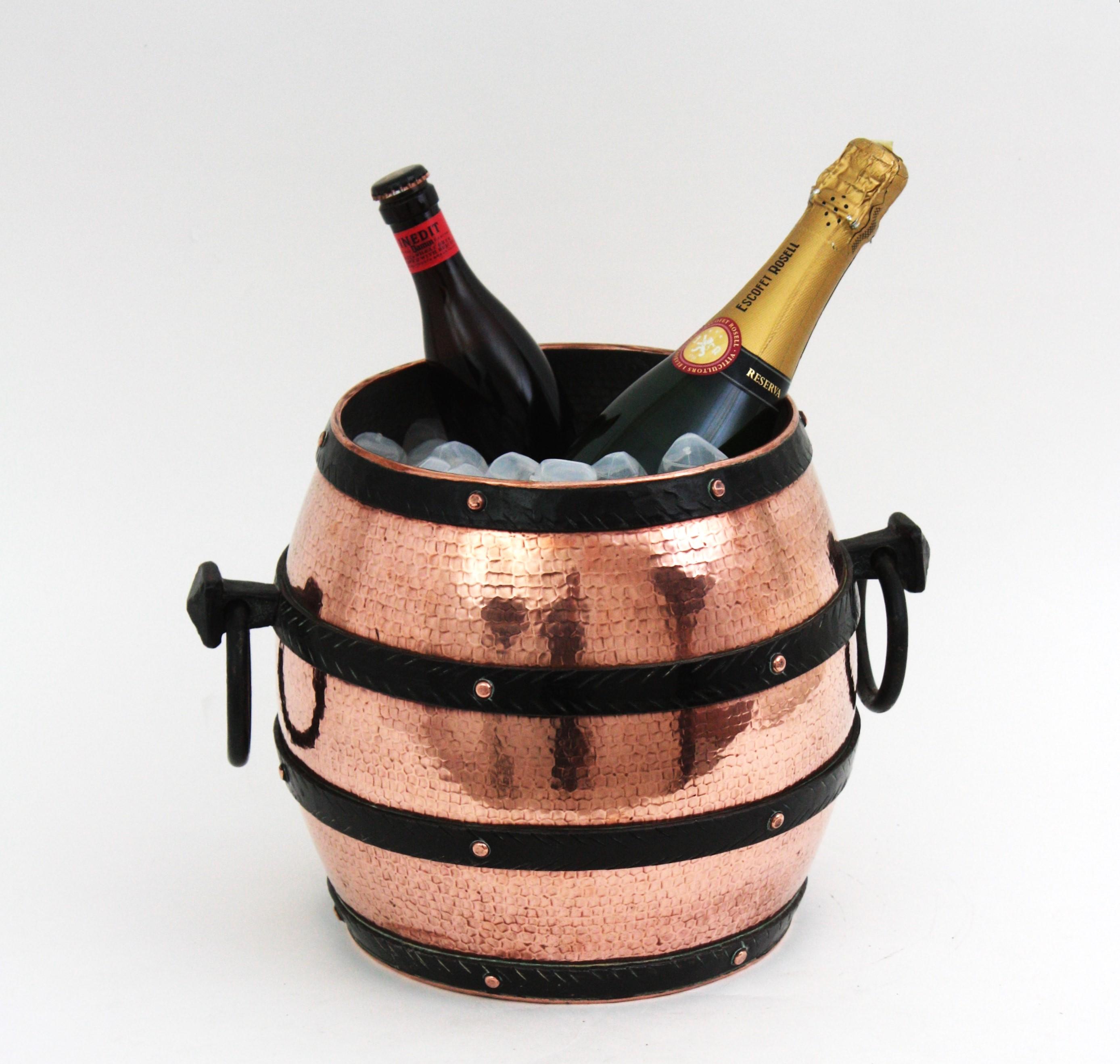 Barrel Ice Bucket Champagne Wine Cooler in Copper and Iron In Good Condition For Sale In Barcelona, ES