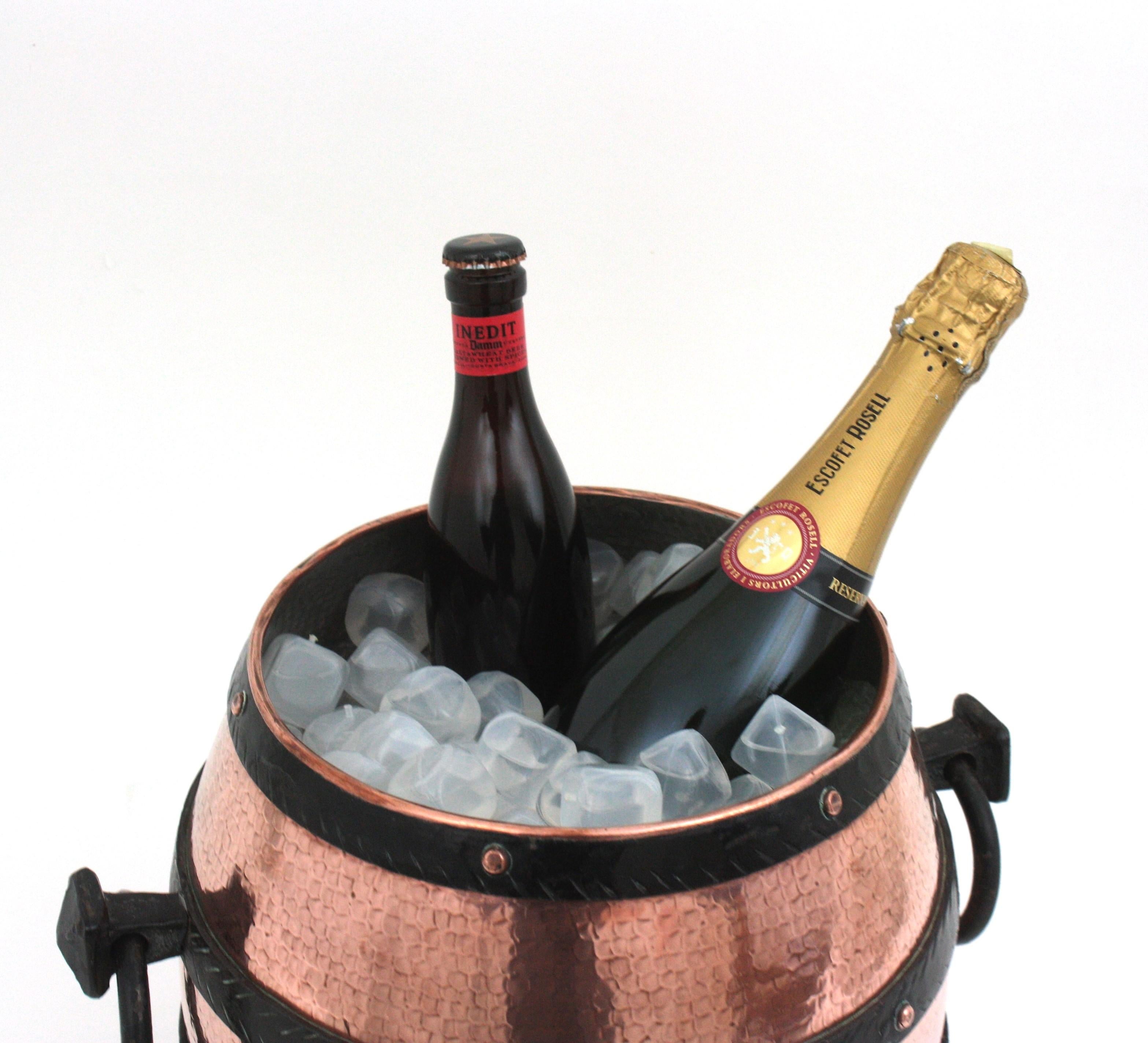 Barrel-Eiskübel für Champagner und Weinkühler aus Kupfer und Eisen im Angebot 1