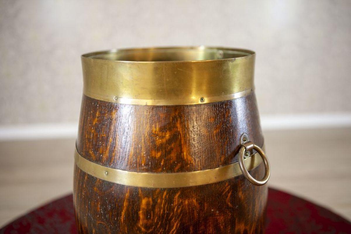 Dutch Barrel-Like Oak Umbrella Stand from the Early 20th Century For Sale