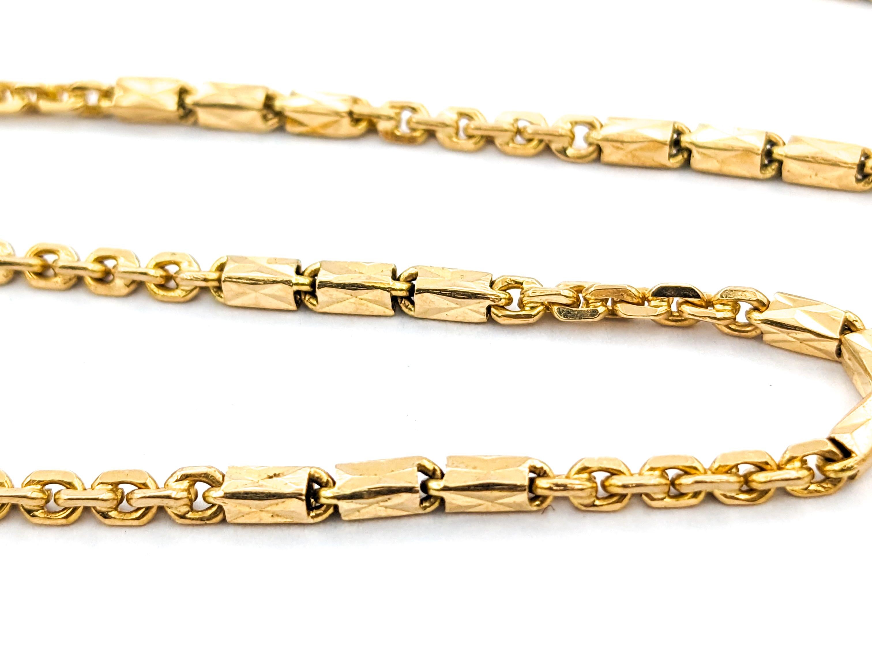Barrel link design Necklace In Yellow Gold For Sale 1
