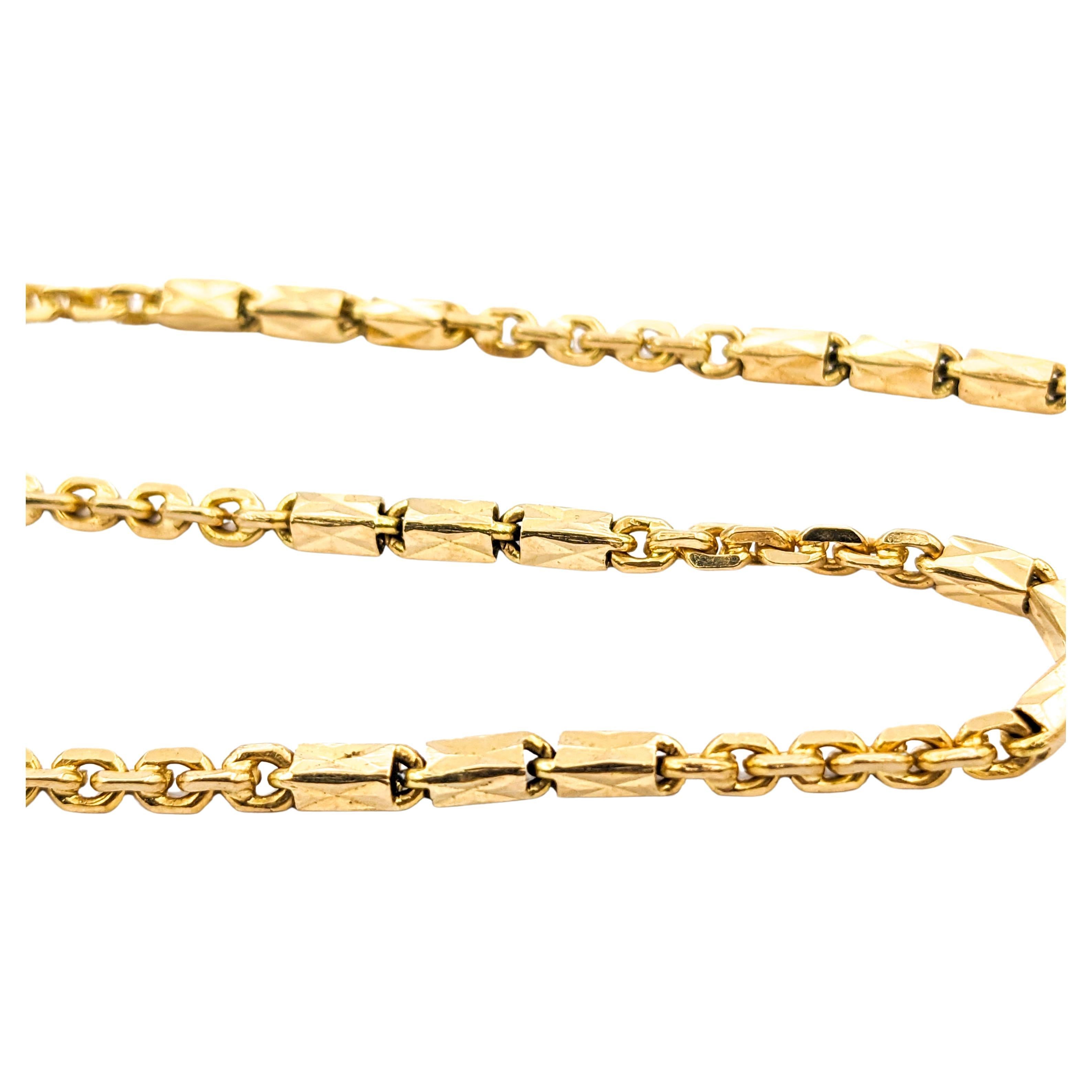 Barrel link design Necklace In Yellow Gold For Sale