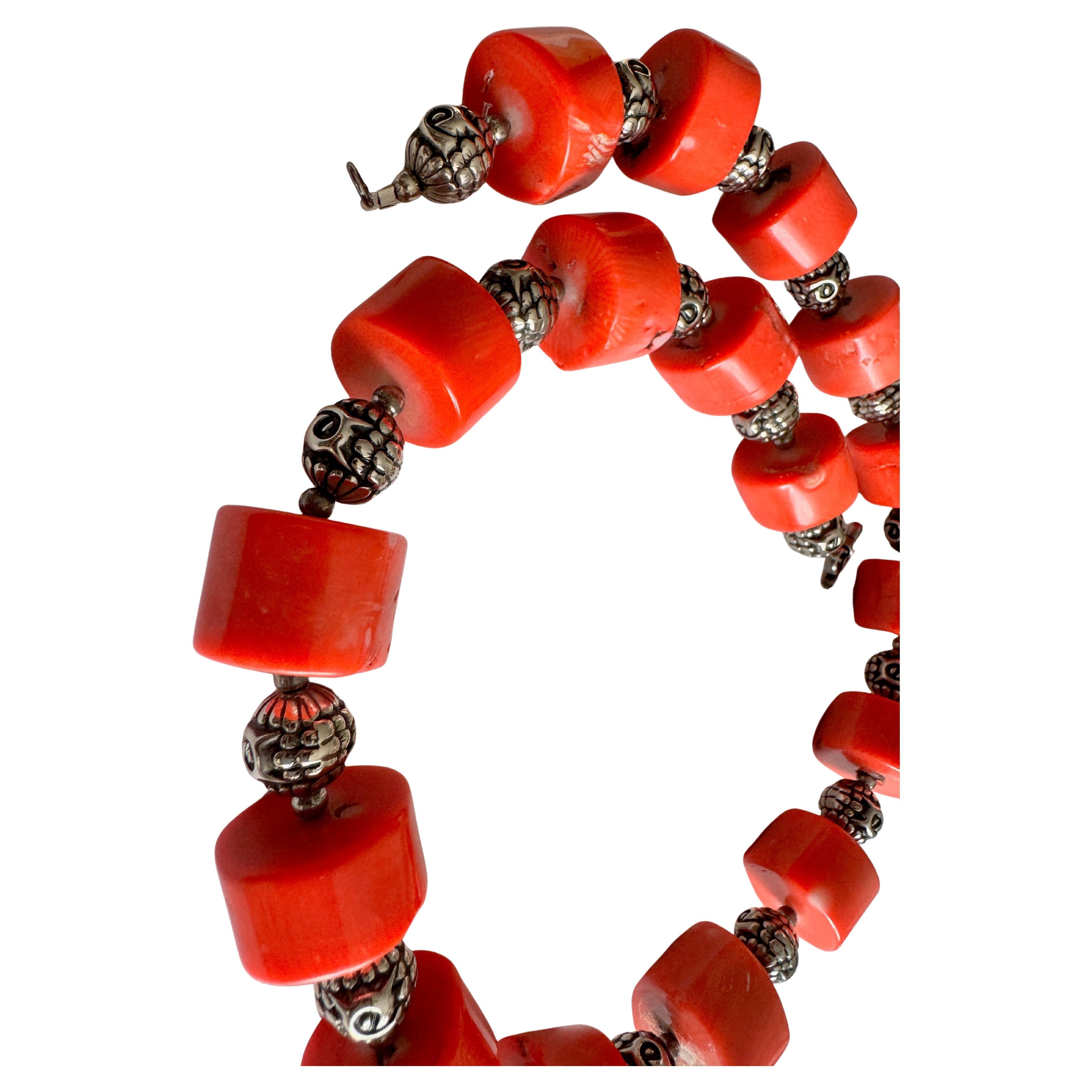  Collier en corail et argent Pour femmes 