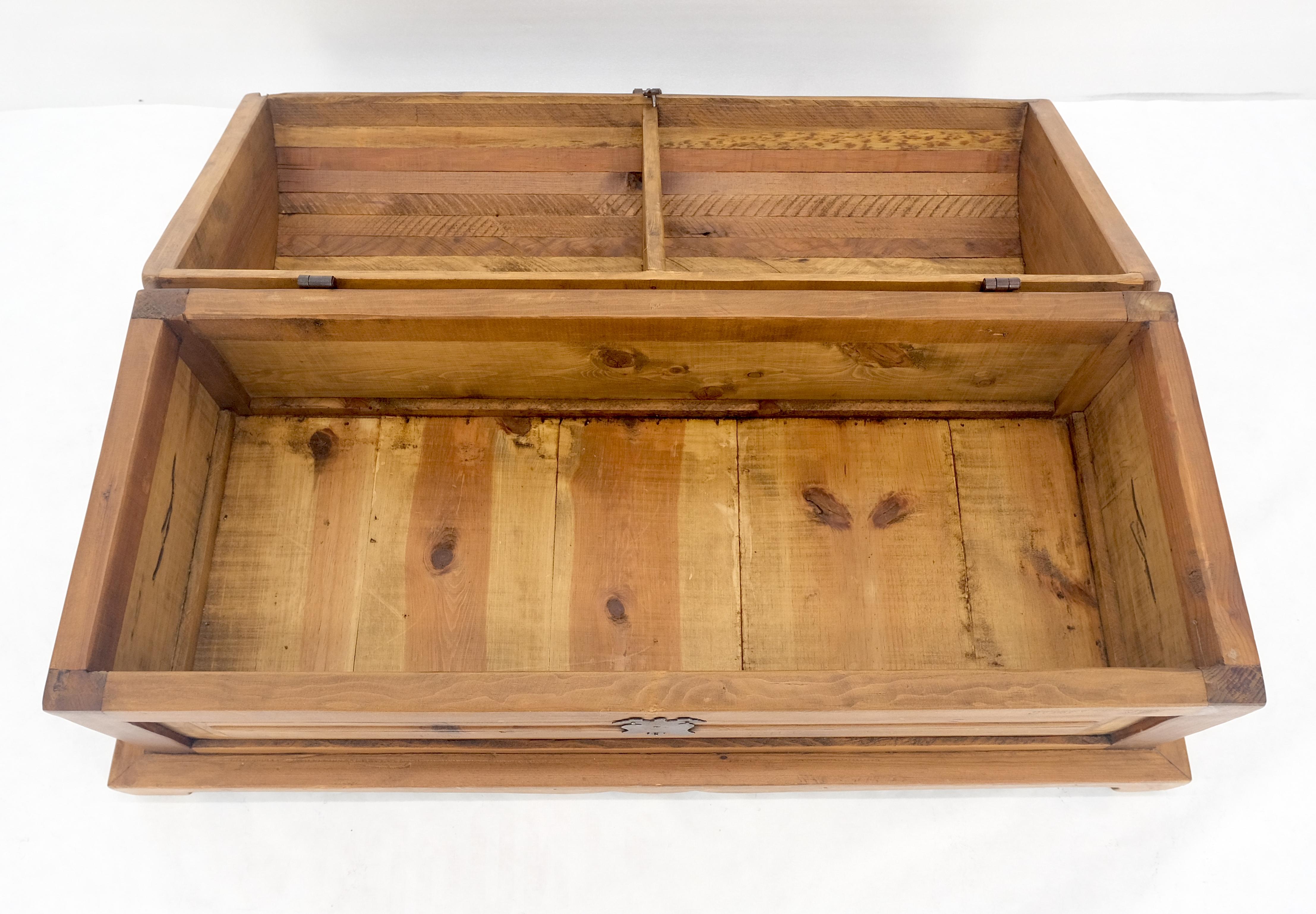 Barrel Shape Top Vintage Pine Wood Trunk Chest MINT For Sale 5