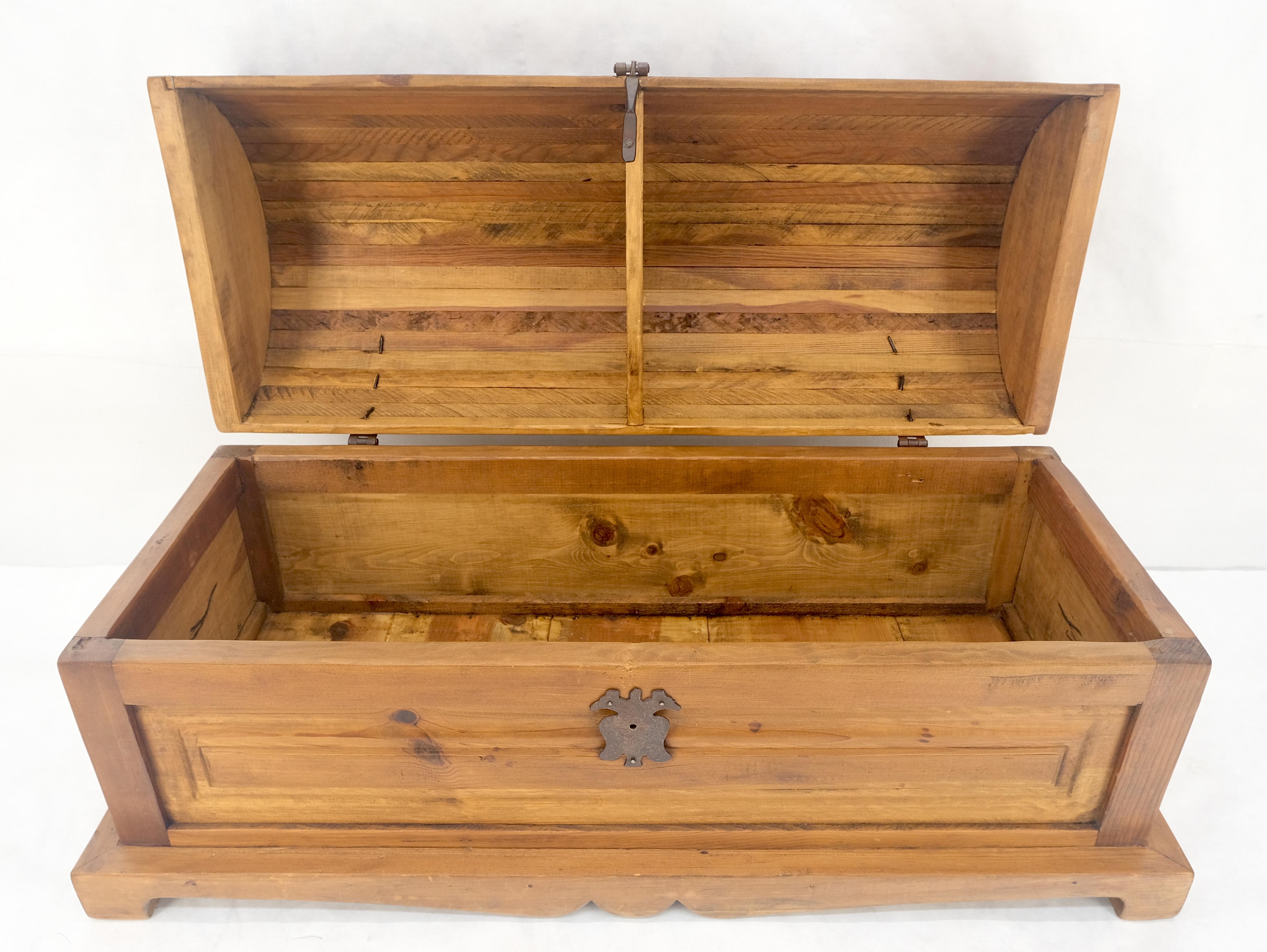 Barrel Shape Top Vintage Pine Wood Trunk Chest MINT For Sale 7