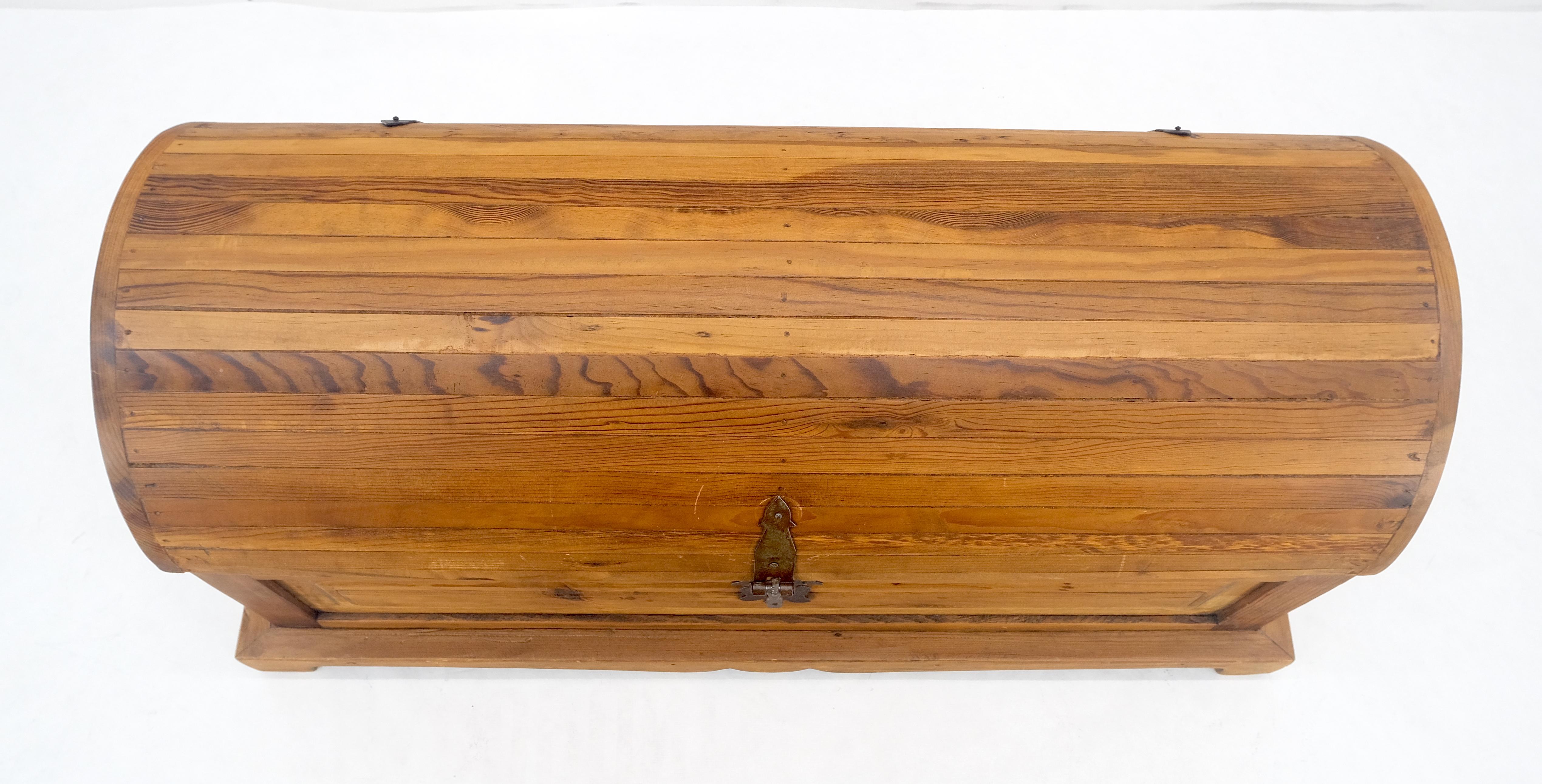 Varnished Barrel Shape Top Vintage Pine Wood Trunk Chest MINT For Sale