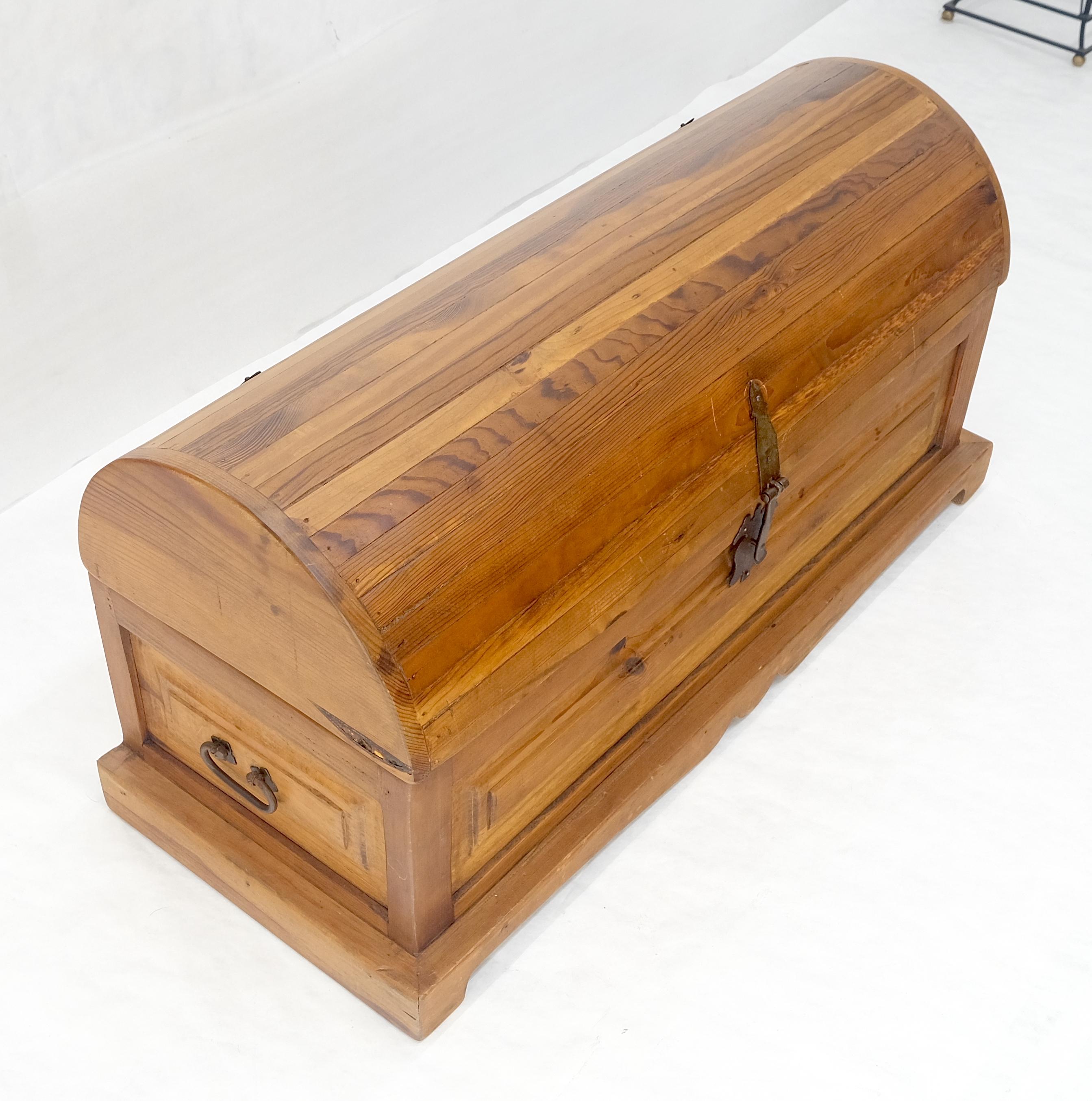 Barrel Shape Top Vintage Pine Wood Trunk Chest MINT For Sale 3