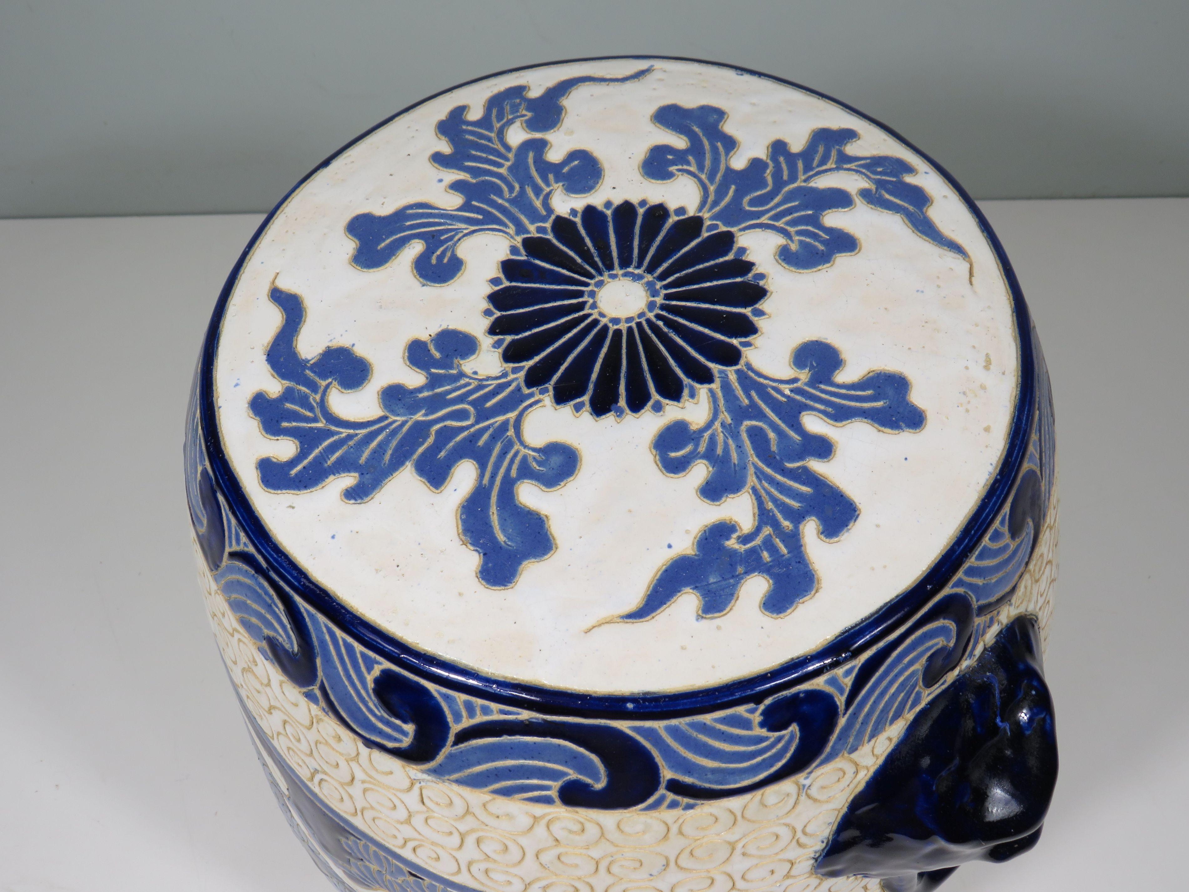 Italian Barrel-shaped ceramic stool with oriental decoration, Italy 1970-1980 For Sale