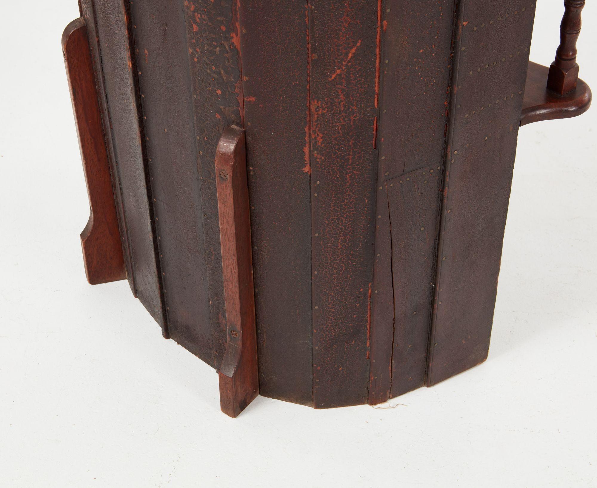 Barreled Back Wherry Chair (Holz) im Angebot