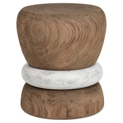 Tabourets Barri, marbre de Carrare Whiting, bois de chêne