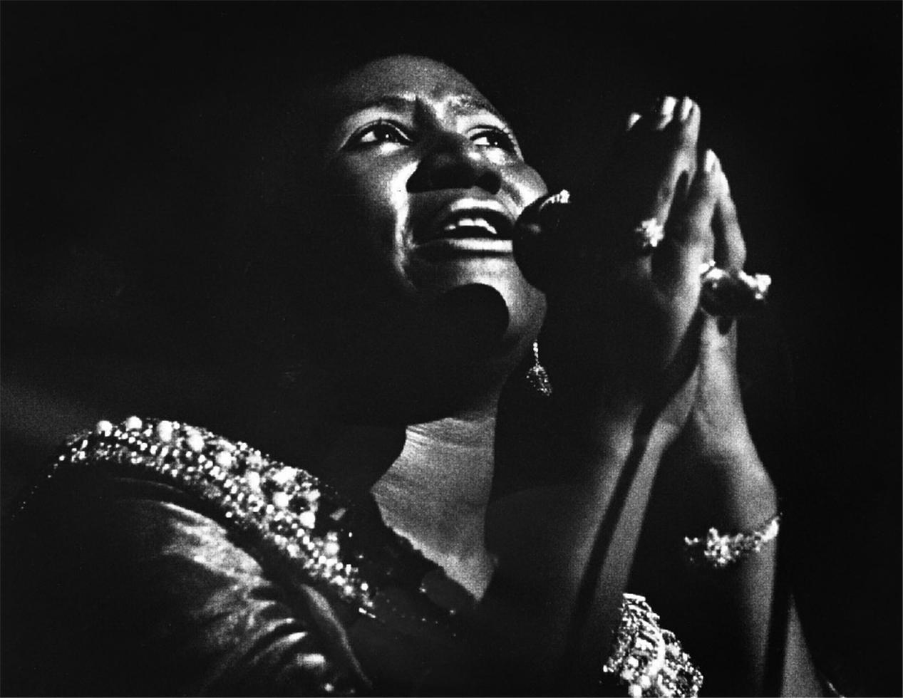 Barrie Wentzell Black and White Photograph - Aretha Franklin, England