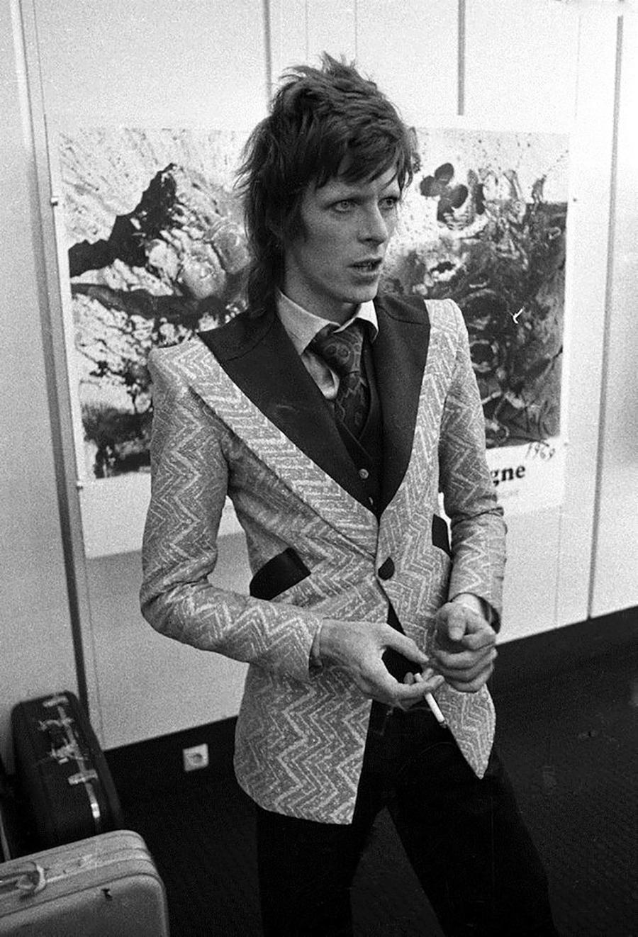 Barrie Wentzell Black and White Photograph - David Bowie, 1973