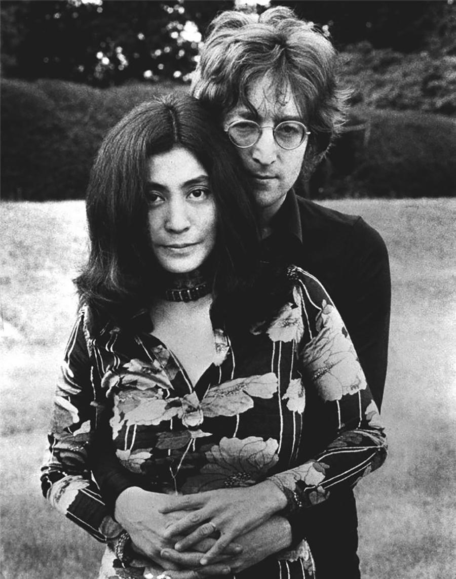 Barrie Wentzell Black and White Photograph - John Lennon and Yoko Ono, England