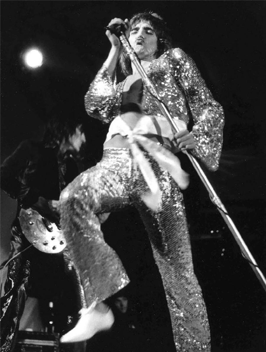 Barrie Wentzell Black and White Photograph - Rod Stewart, Reading Festival, England, 1972