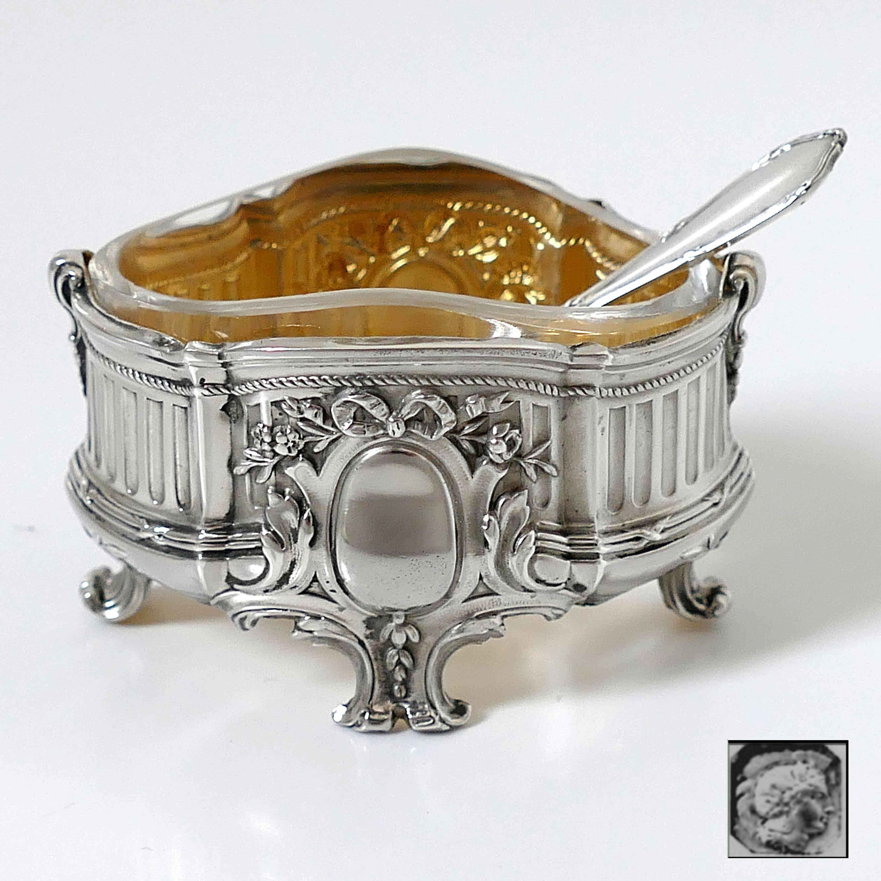 Early 20th Century Barrier French Sterling Silver 18-Karat Gold Four Salt Cellars, Spoons, Box