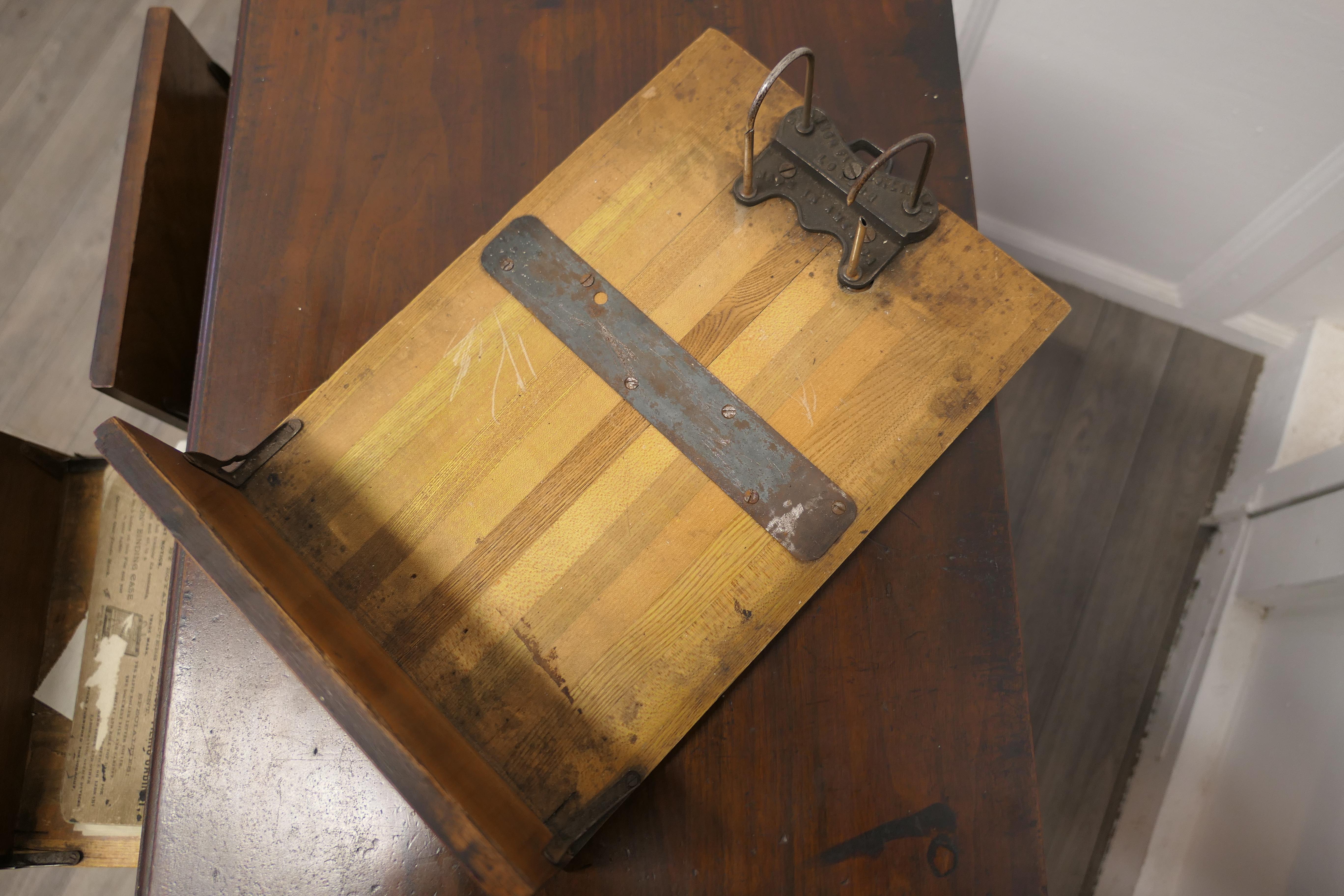 Meuble de rangement Barristers Wellington en fil de fer de Shannon en vente 4