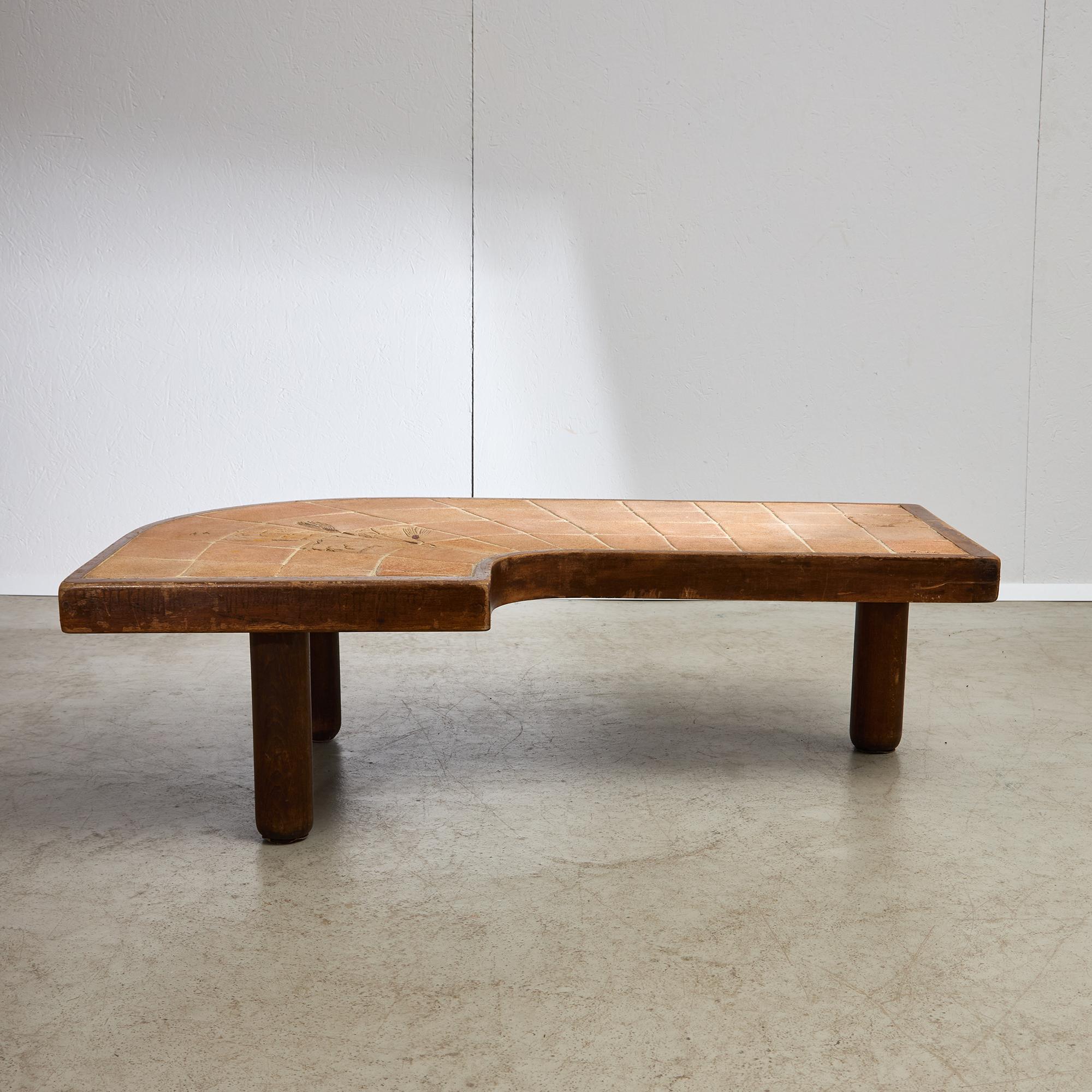 Milieu du XXe siècle Table basse Barrois à plateau céramique en angle en vente