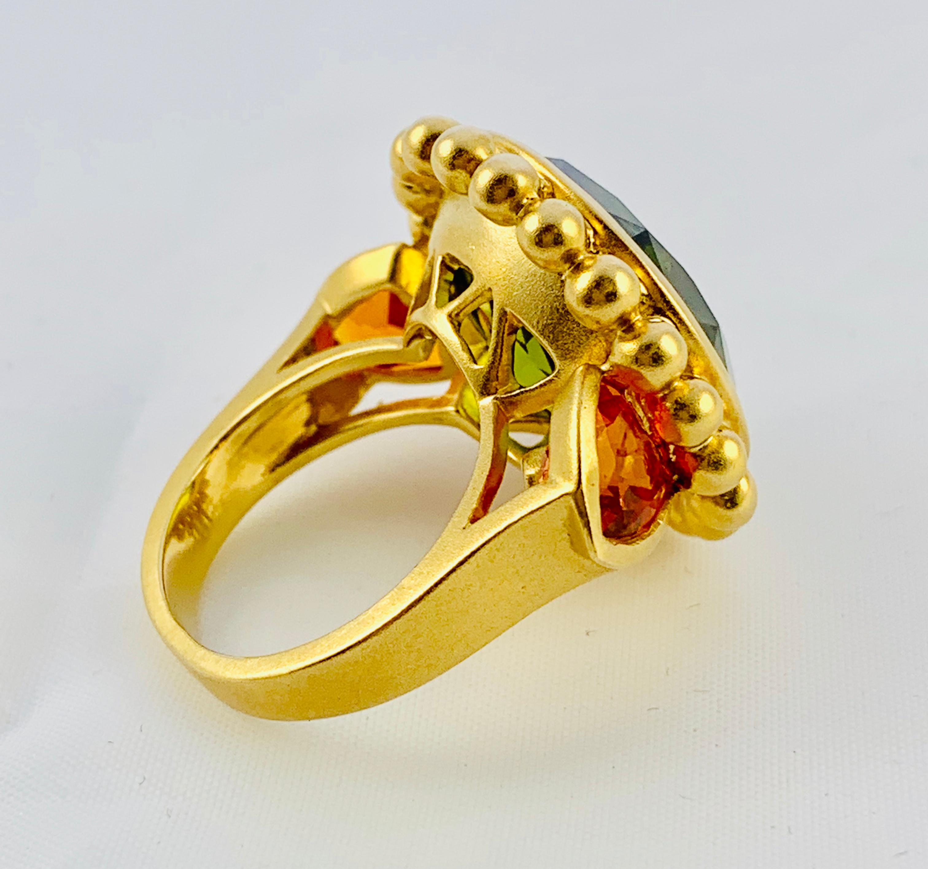 Round Cut Barry Brinker 18 Karat Yellow Gold, Peridot and Sapphire Ladies Ring