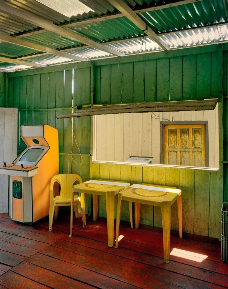 Cafe in the Favela Barry Cawston 90 x 69 cm Solo stampa fotografica in C-type