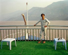 Pasajero de ferry por Barry Cawston. Fotografía tipo C de 90 x 75 cm con montura facial acrílica