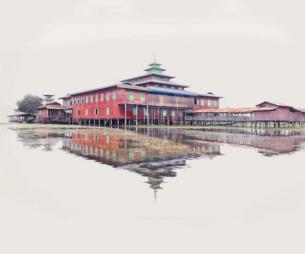 Nga Phe Chaung Monastery emerging from the mists of Lake Inle
–
Cawston won the BJP Nikon Endframe Award in 2009. His prize was funding for a dream project and he chose to travel the length of the Yangtze river from the Tibetan plateau to the