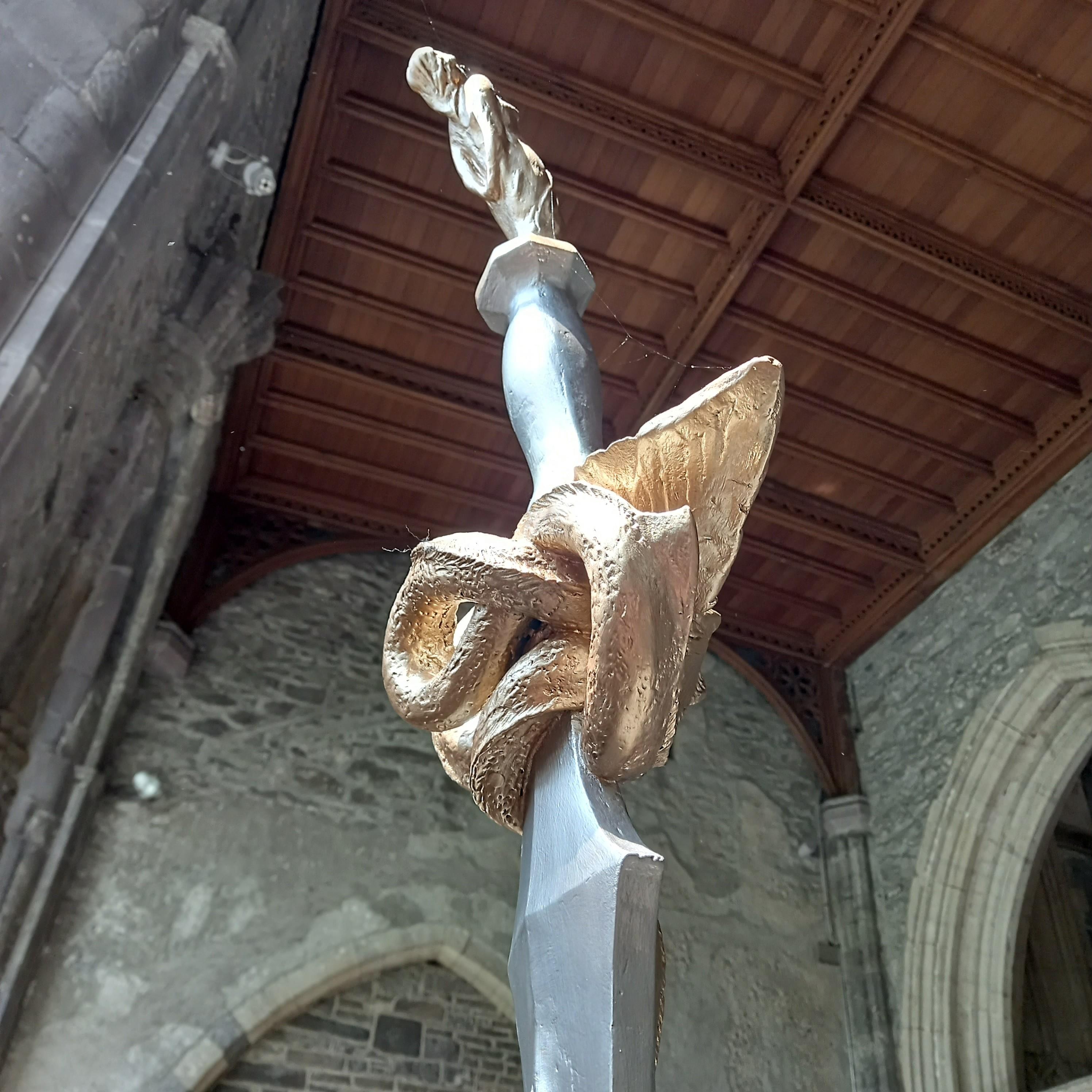 Perseus' Schwert (Renaissance), Sculpture, von Barry Davies 