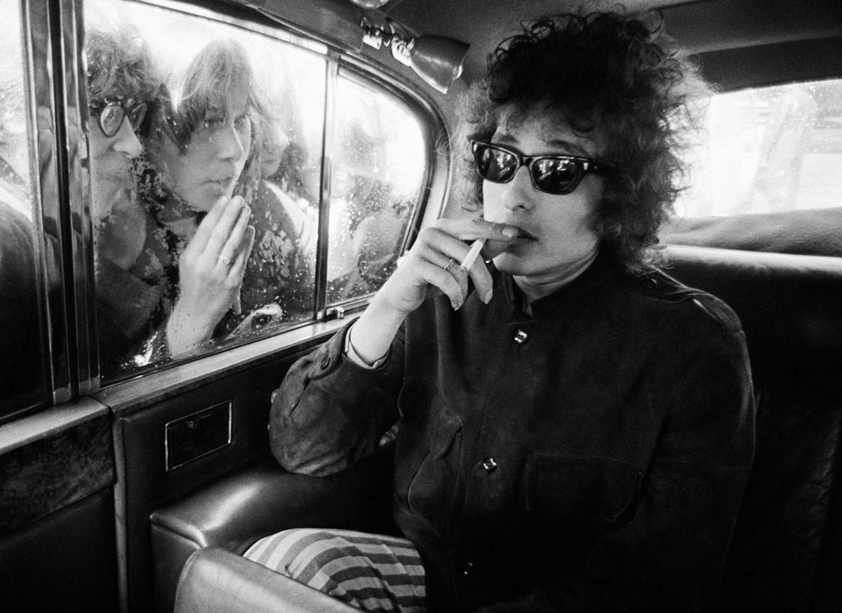 Barry Feinstein Black and White Photograph - Bob Dylan "Fans Looking in Limo" The Royal Albert Hall, London, 1966, framed