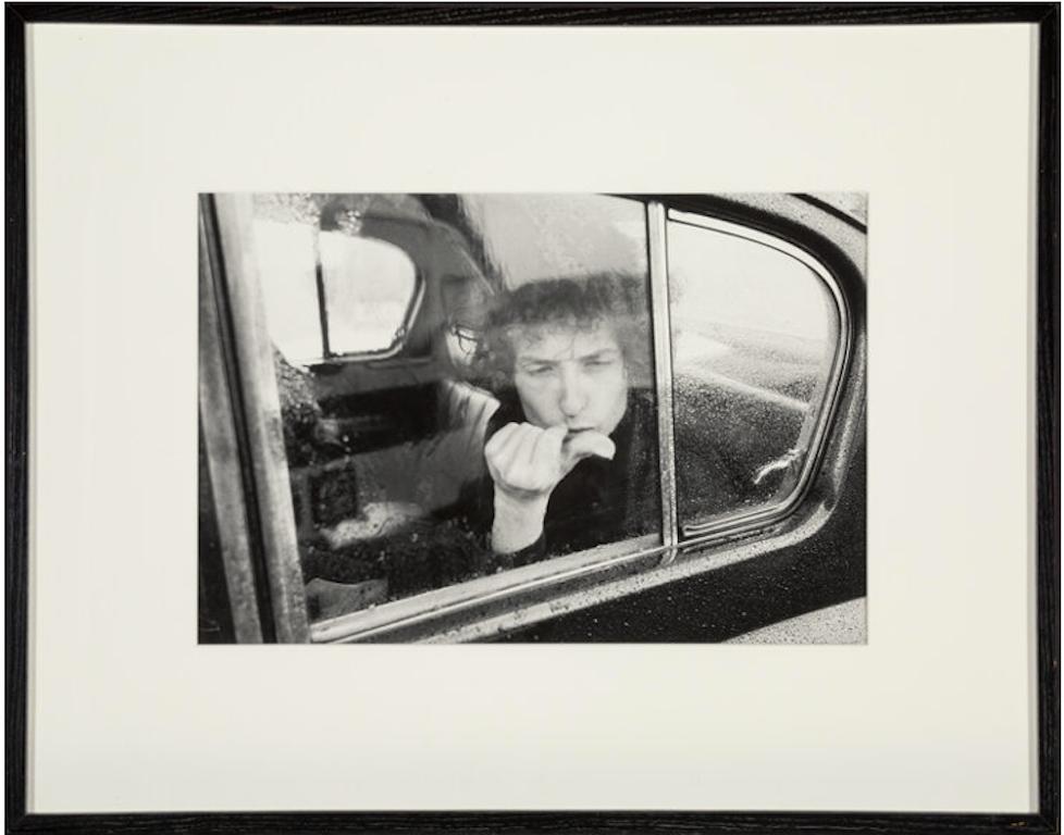 Bob Dylan « Window ».  Londres, Royaume-Uni  1966 - Photograph de Barry Feinstein