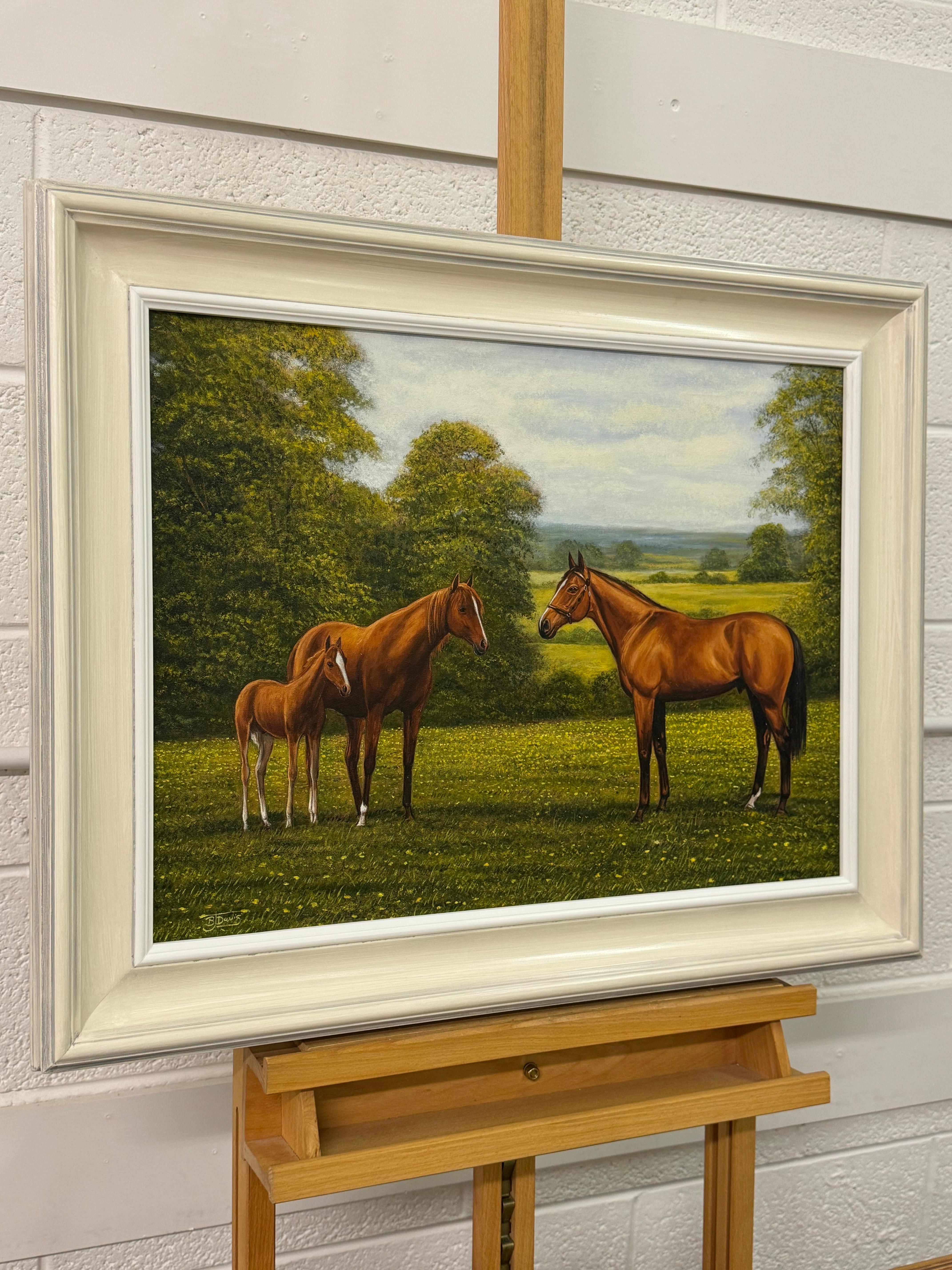 Pintura de caballos alazanes en un campo de Inglaterra por un artista ecuestre británico 4