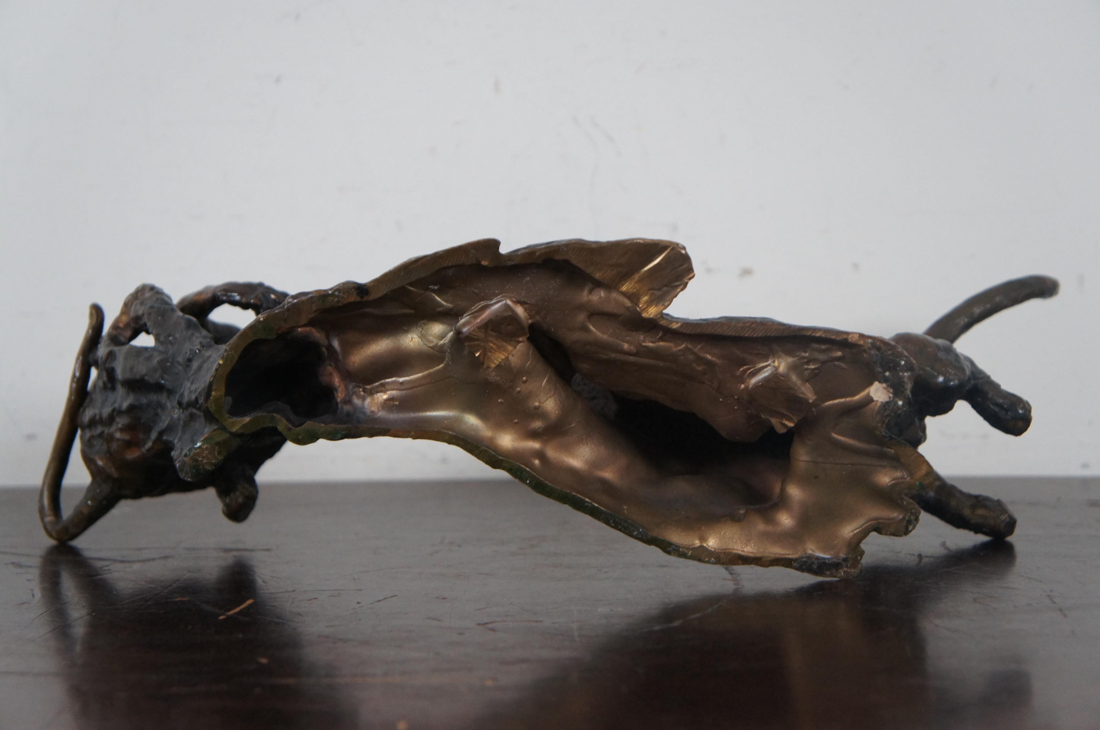 Barry Jackson Scultura in bronzo fuso di Babbuino Gatto Leopardo Scimmia che combatte in vendita 3