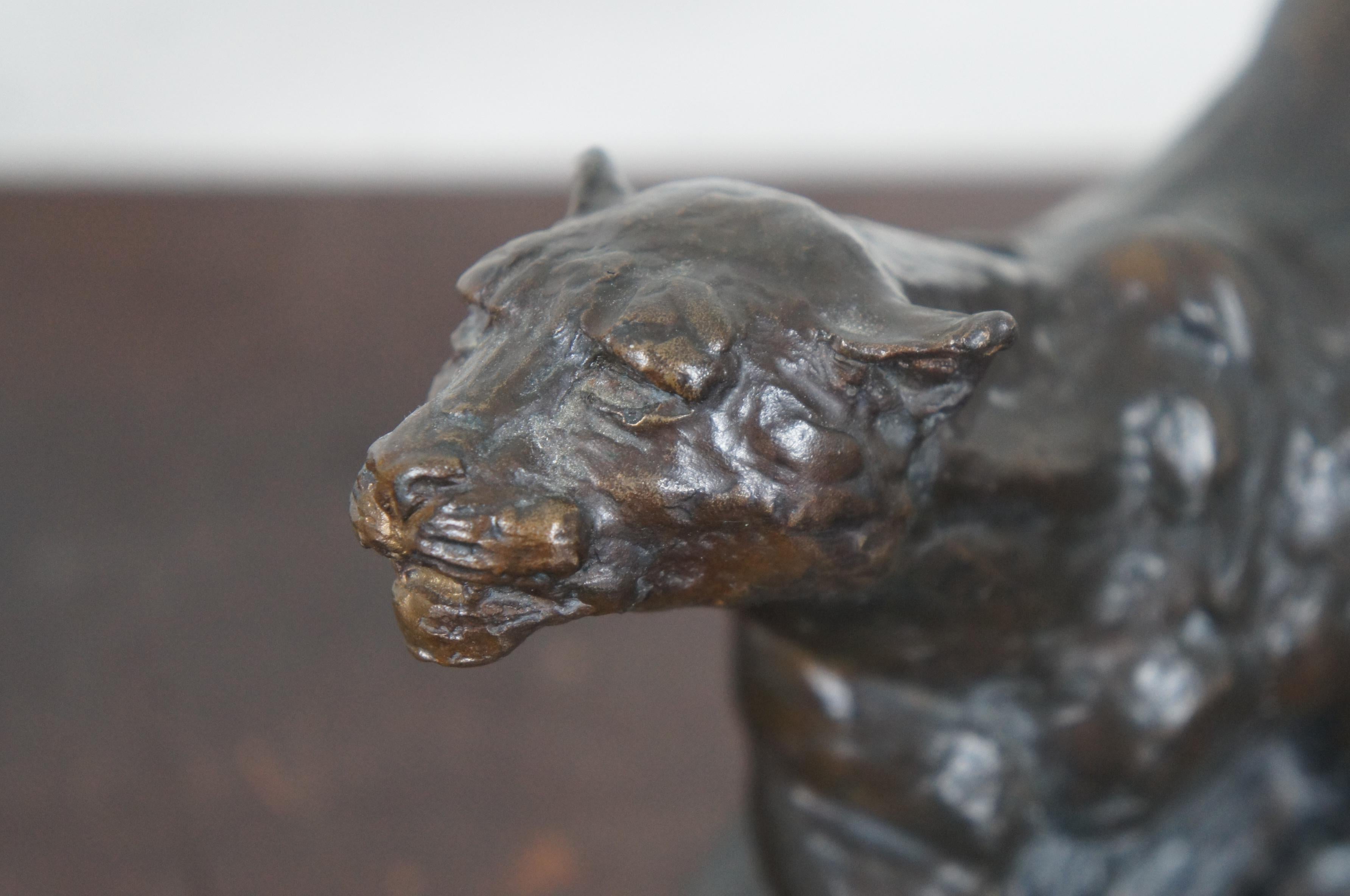 Große Katzenanhänger-Skulptur aus Bronzeguss mit Leoparden-Kampfskulptur, Big Cat Monkey im Angebot 5