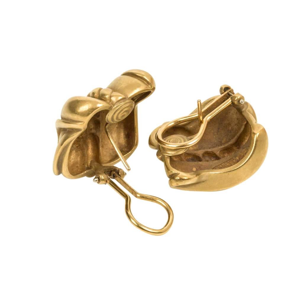 Barry Kieselstein-Cord 18 Karat Gold Scroll Vintage Earrings In Excellent Condition For Sale In Miami, FL
