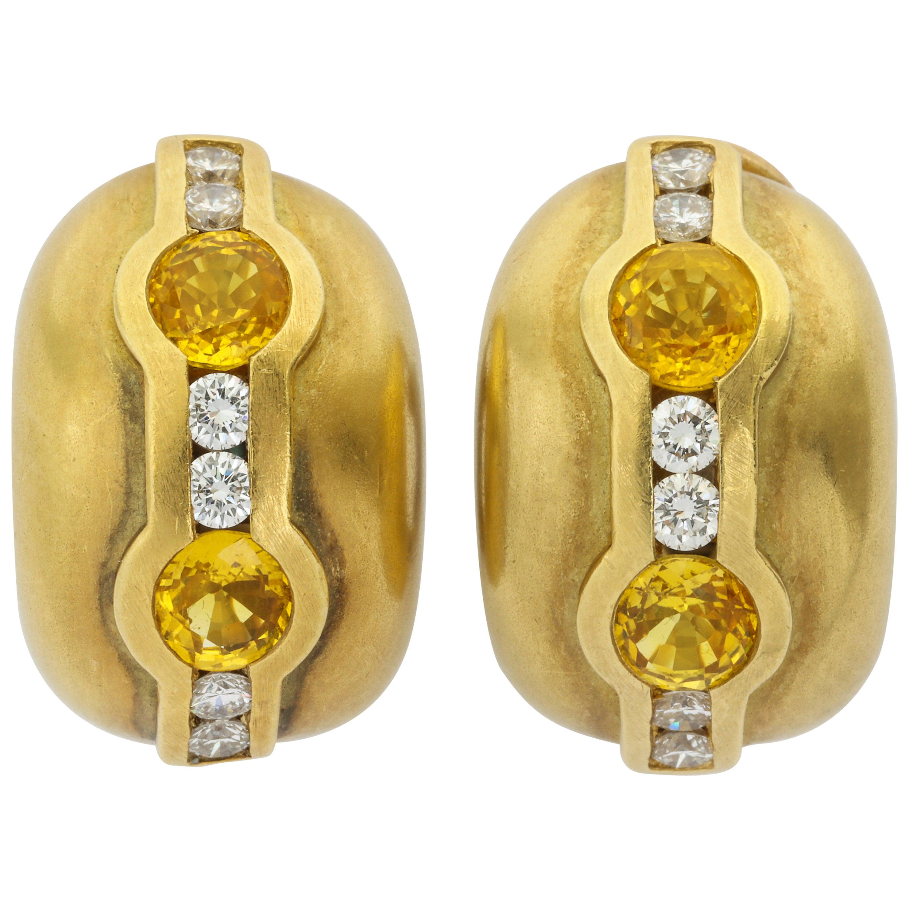 Barry Kieselstein Cord, clips d'oreilles en or avec diamants blancs et jaunes, 1997 en vente