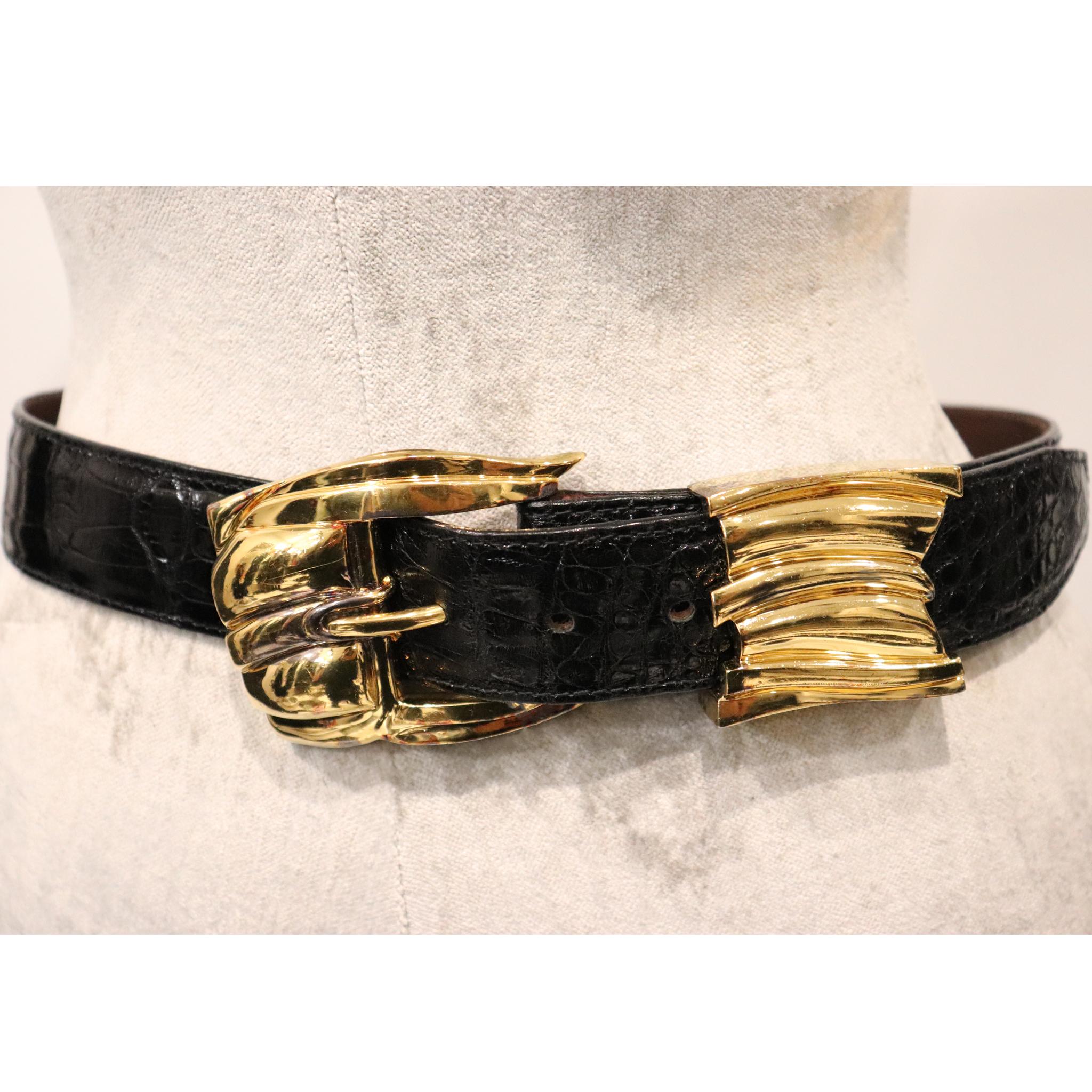 Barry Kieselstein-Cord Black Belt W/ Gold Buckle. Vintage belt from 1990s in excellent condition 

Measurements: 

Longest length - 32.1 inches 
Smallest length - 28.2 inches
Height - 1.5 inches 