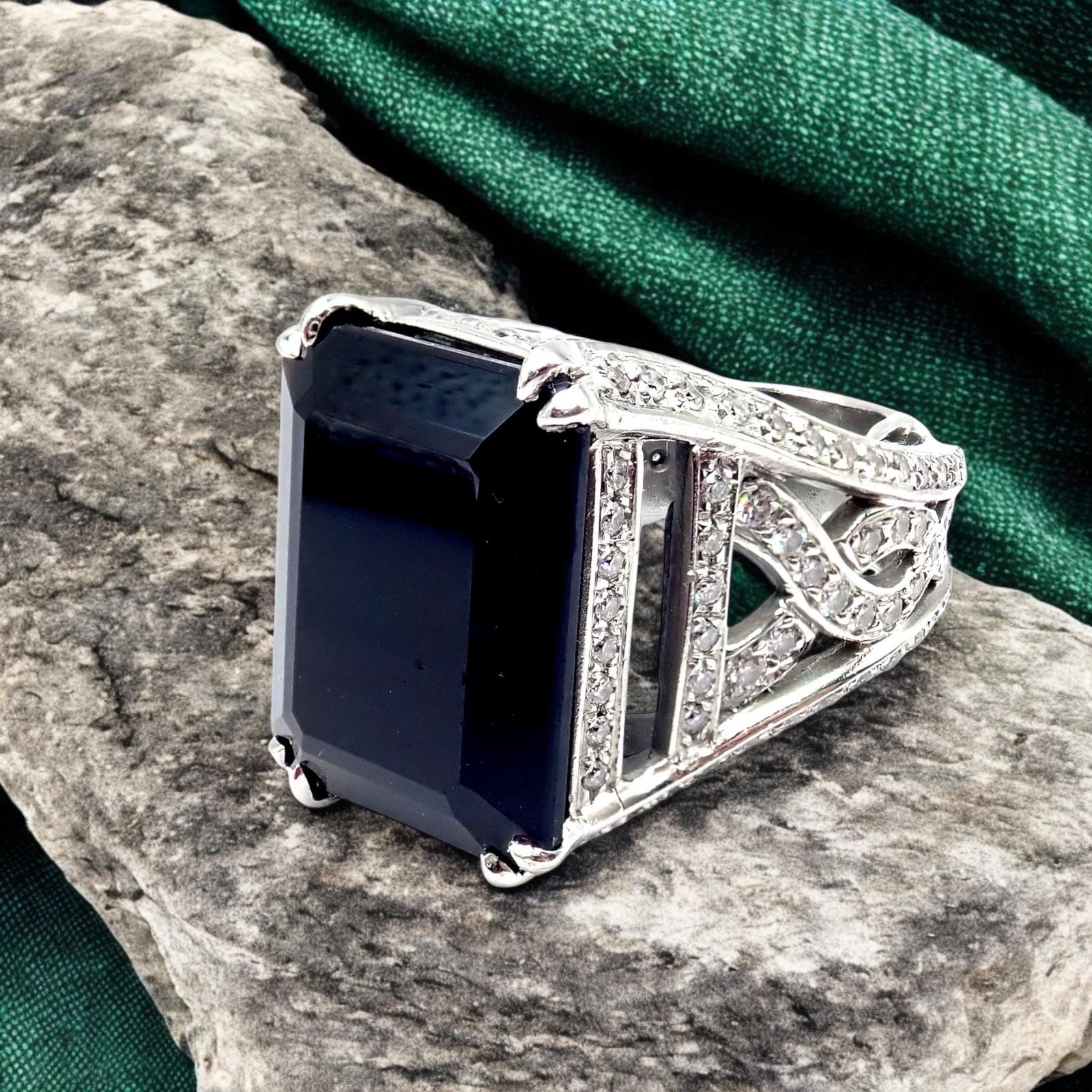 Taglio brillante Anello Barry Kieselstein-Cord con diamante e spinello nero in platino in vendita