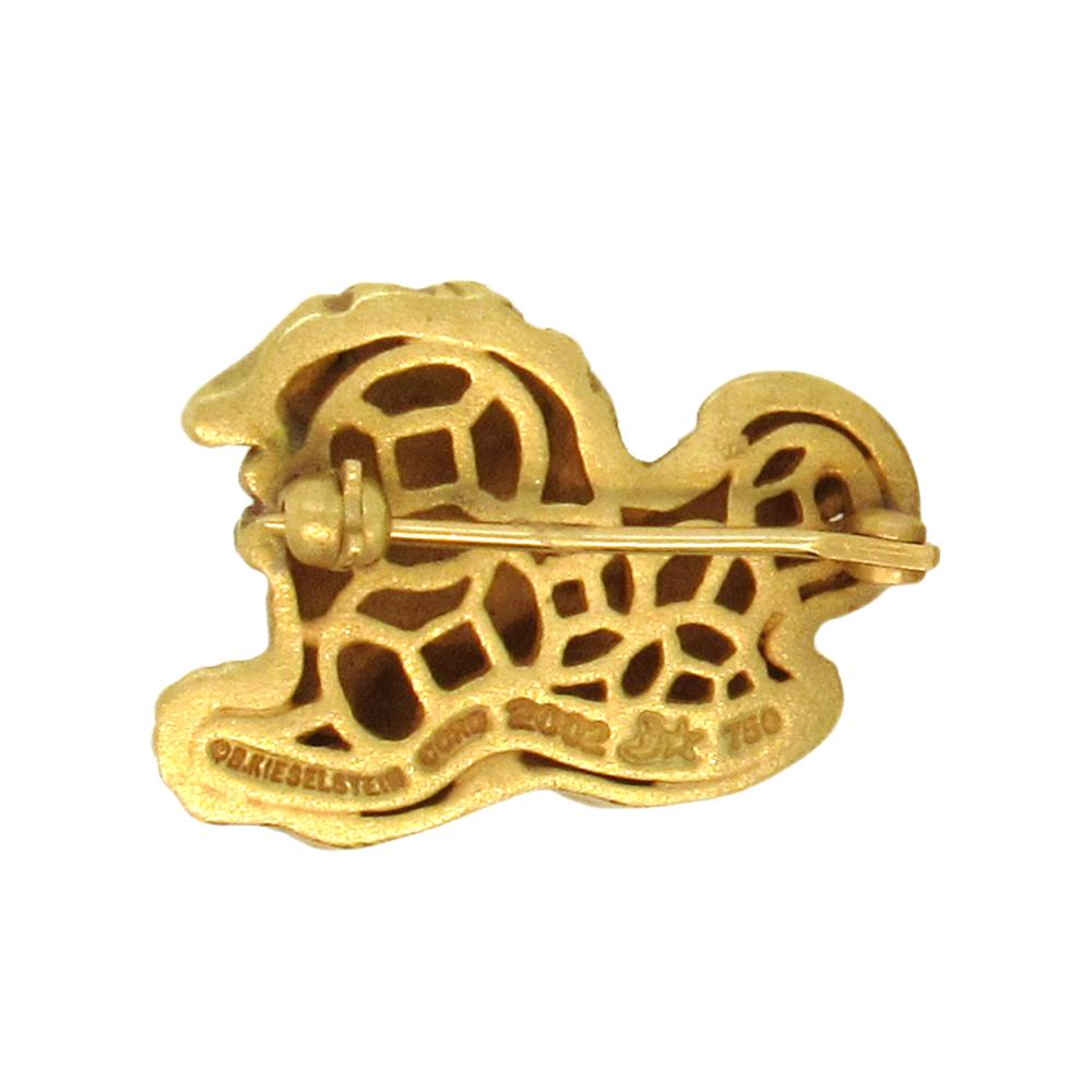 18K gold Foo dog pin, one of a pair, by Barry Kieselstein-Cord dated 2002.  Each brooch measures 7/8