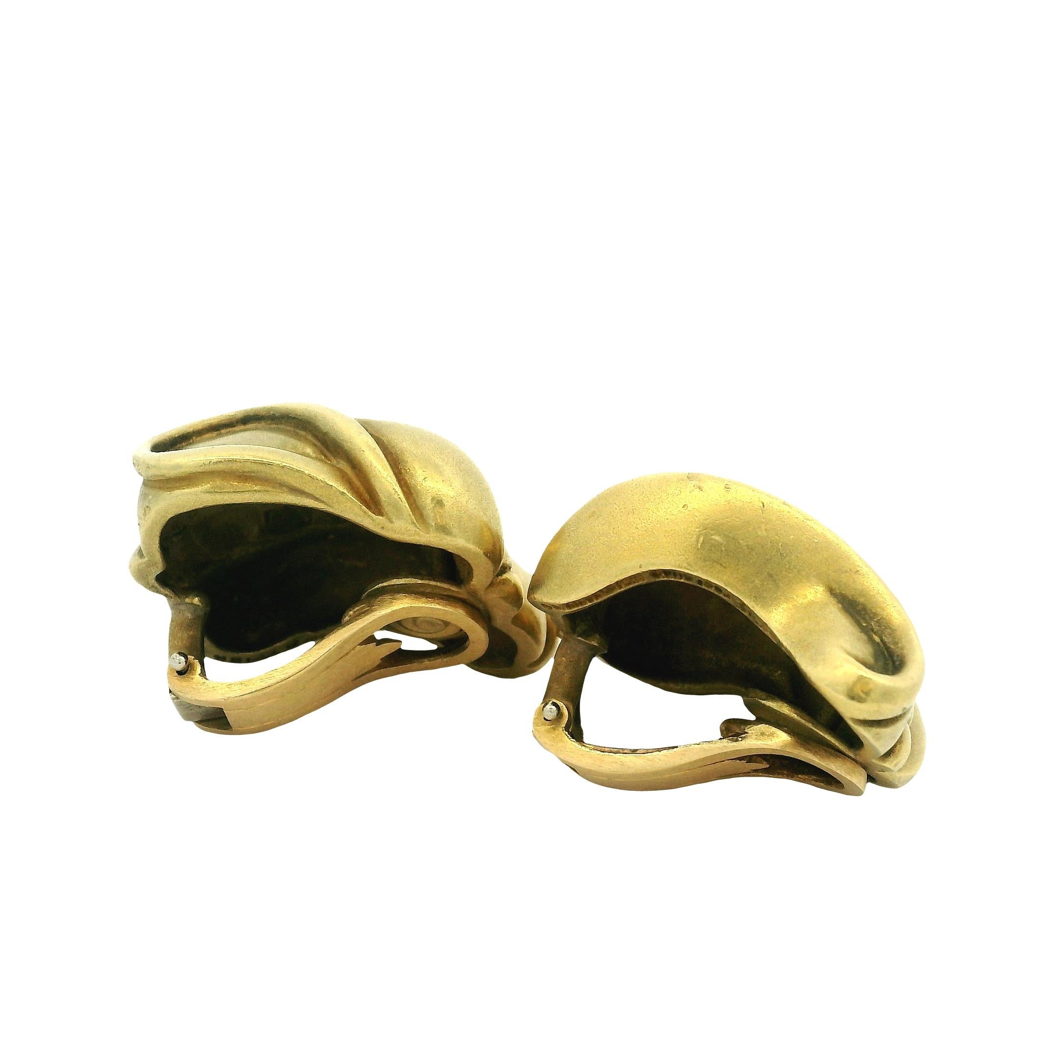 Barry Kieselstein-Cord  Retired 18 Karat Gold Scroll Vintage Earrings For Sale 2