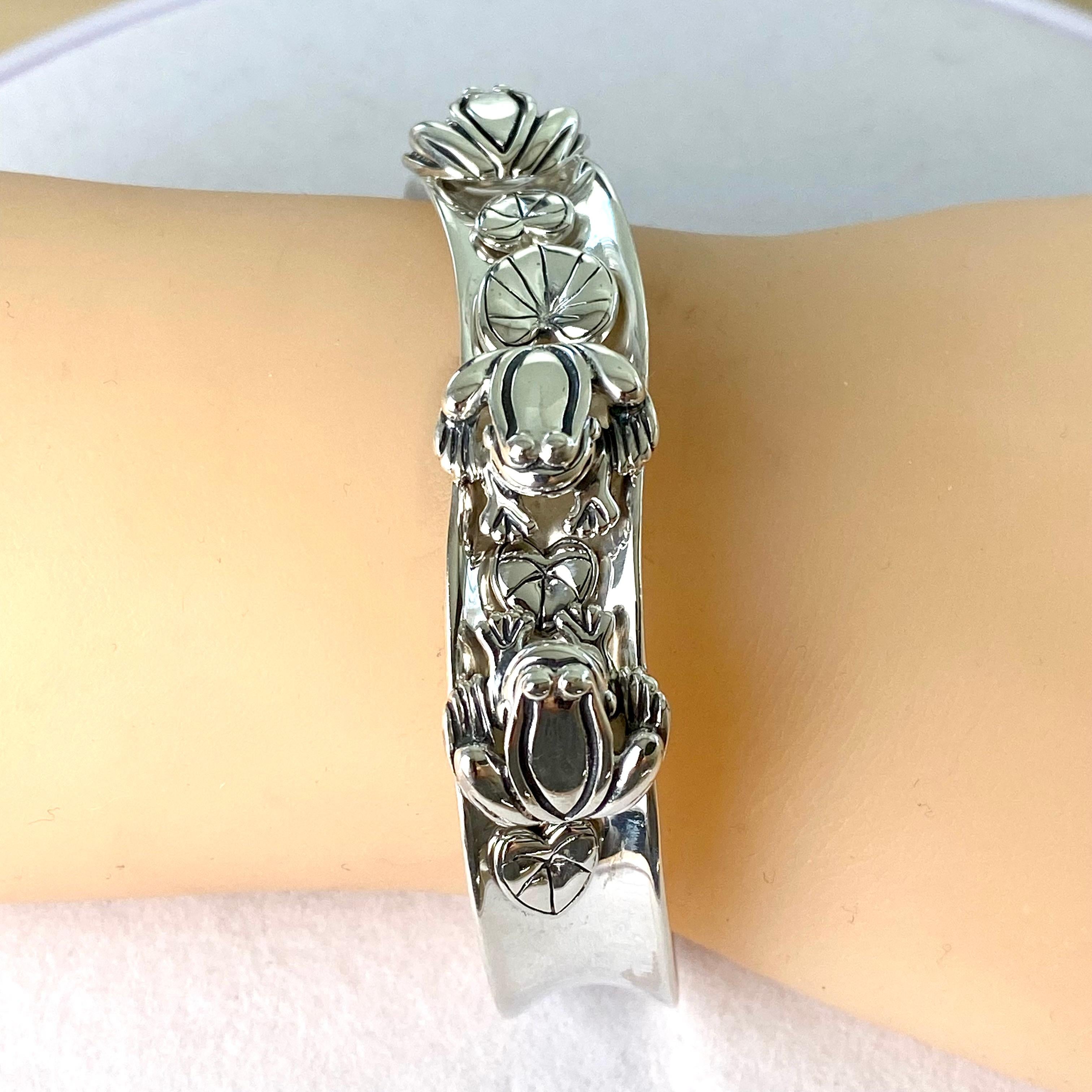 Barry Kieselstein Cord Sterling Silver Lily Frog 0.55 Inch wide Cuff Bracelet In Good Condition For Sale In New York, NY