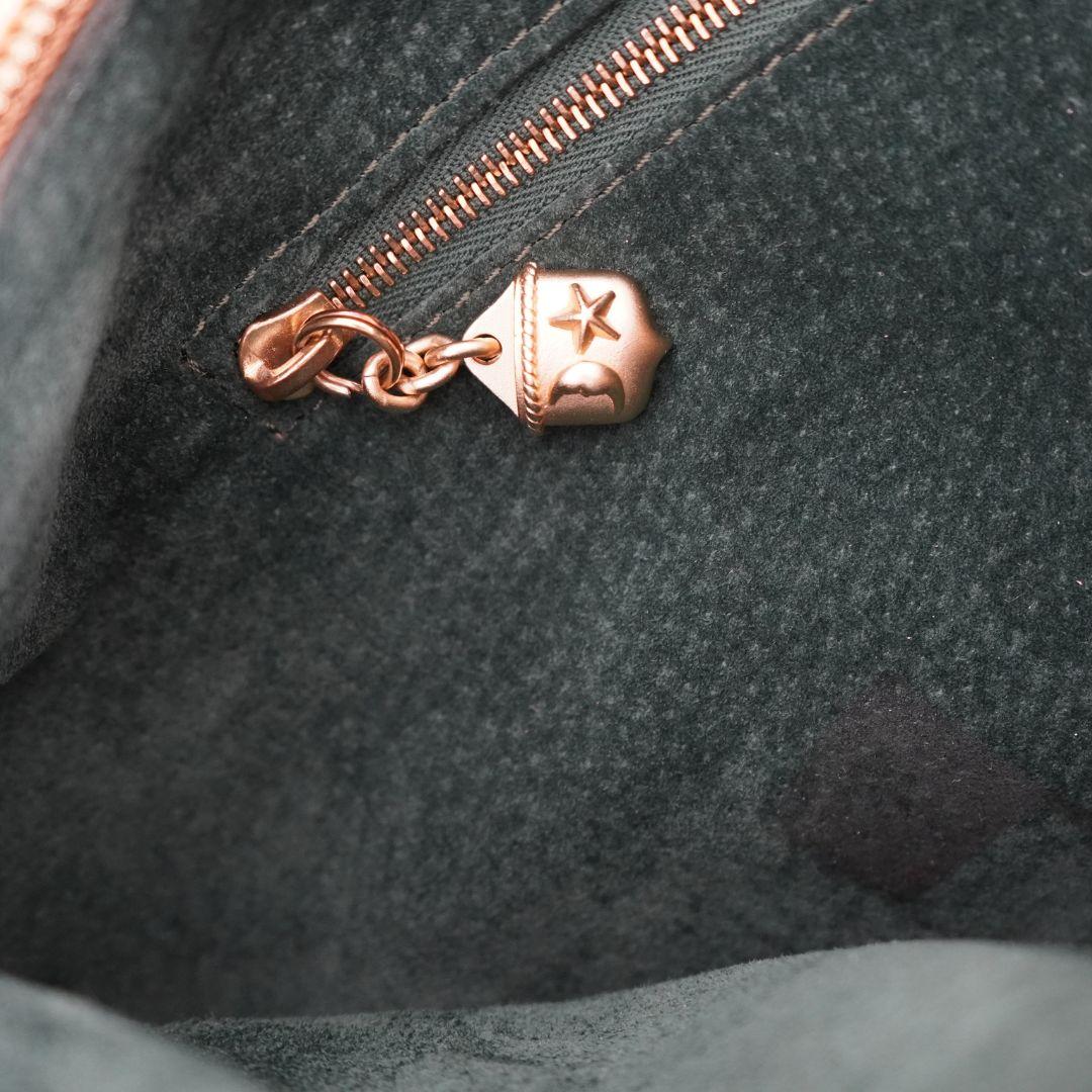 Barry Kieselstein-Cord Sac à bandoulière en cuir fauve en vente 11